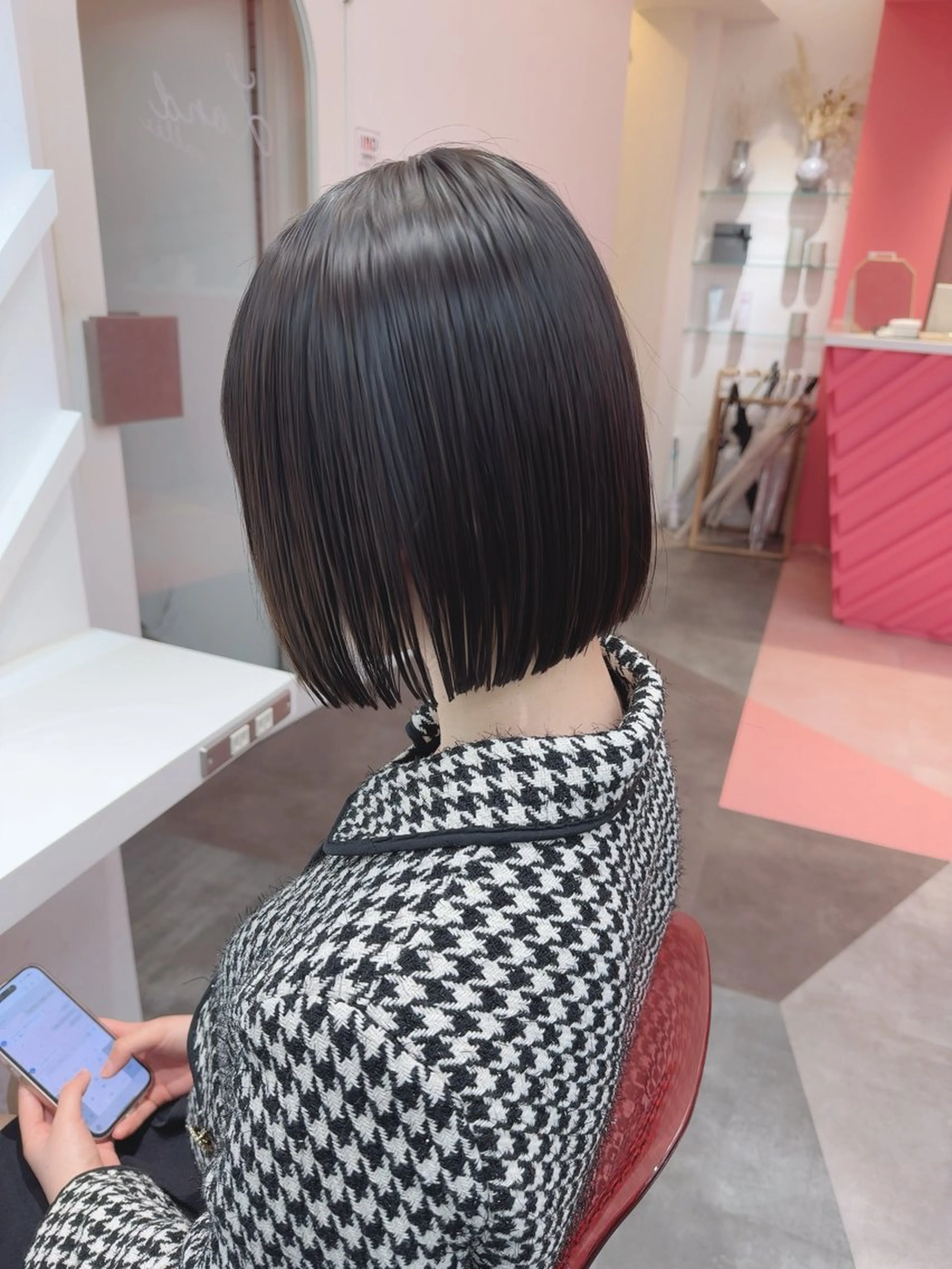 ショート カラー カット ヘアカラー トリートメント 莉乃/縮毛矯正/髪質 改善/艶カラーのヘアスタイル