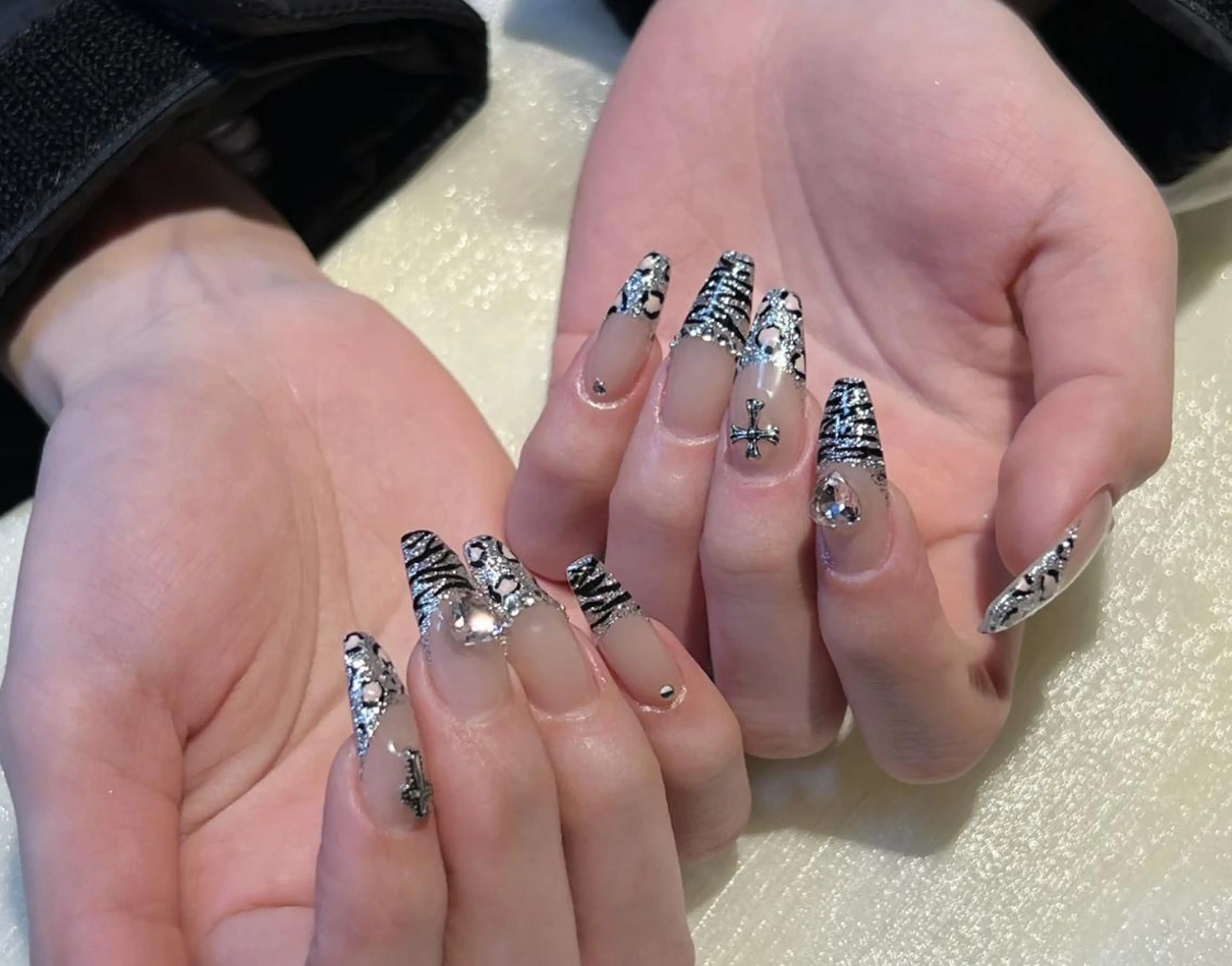 ネイル ハンドネイル ハンドケア 🍑 momo_nailのネイルデザイン