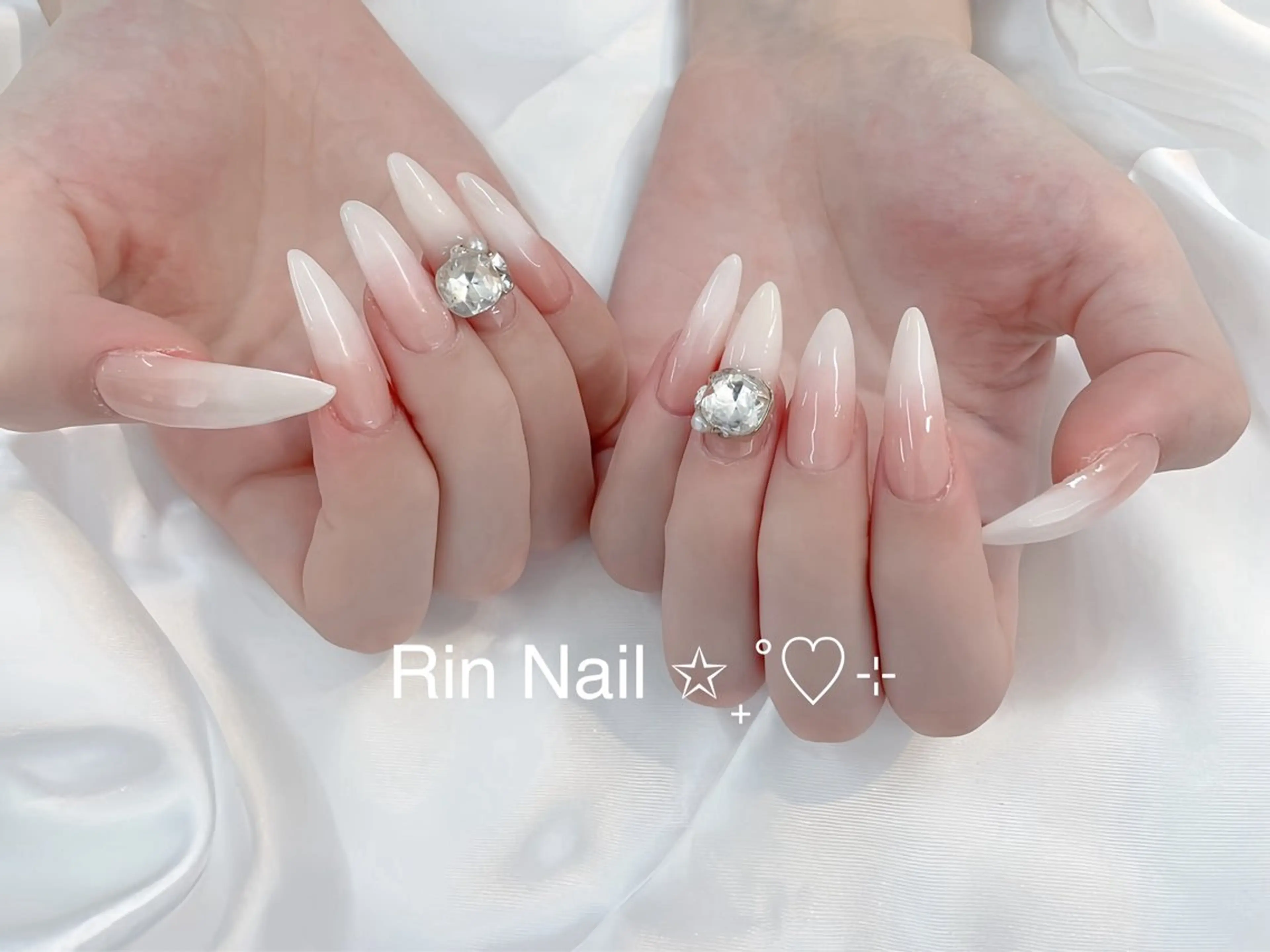 ネイル アートネイル チークネイル ジェルネイル ロングネイル マグネットネイル ハンドネイル Rin Nail 新大久保店のネイルデザイン