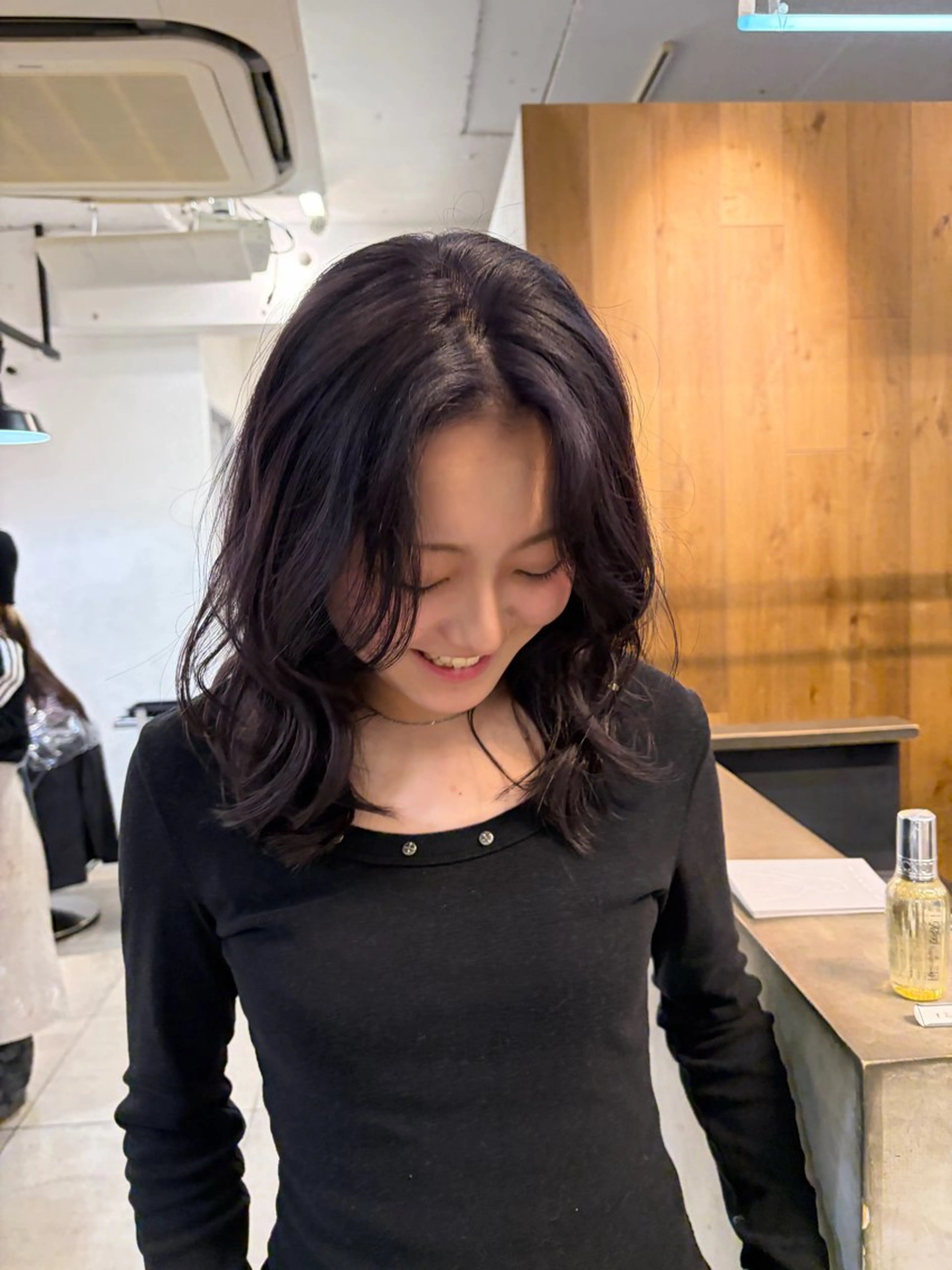 セミロング カラー ミルクティー× グレージュMOMOのヘアスタイル