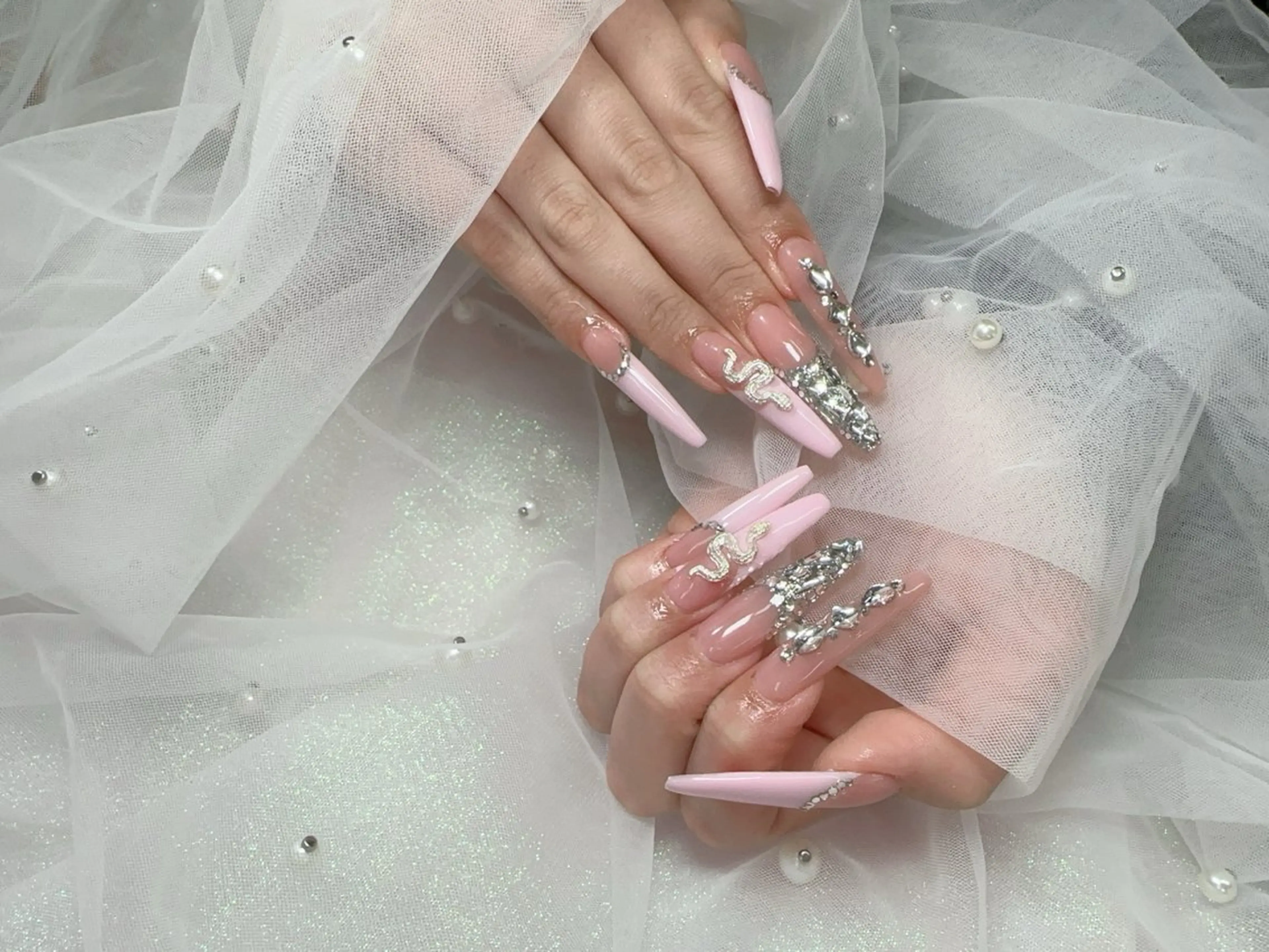 ネイル Hey🌈NAIL 長さ出し専門店のネイルデザイン