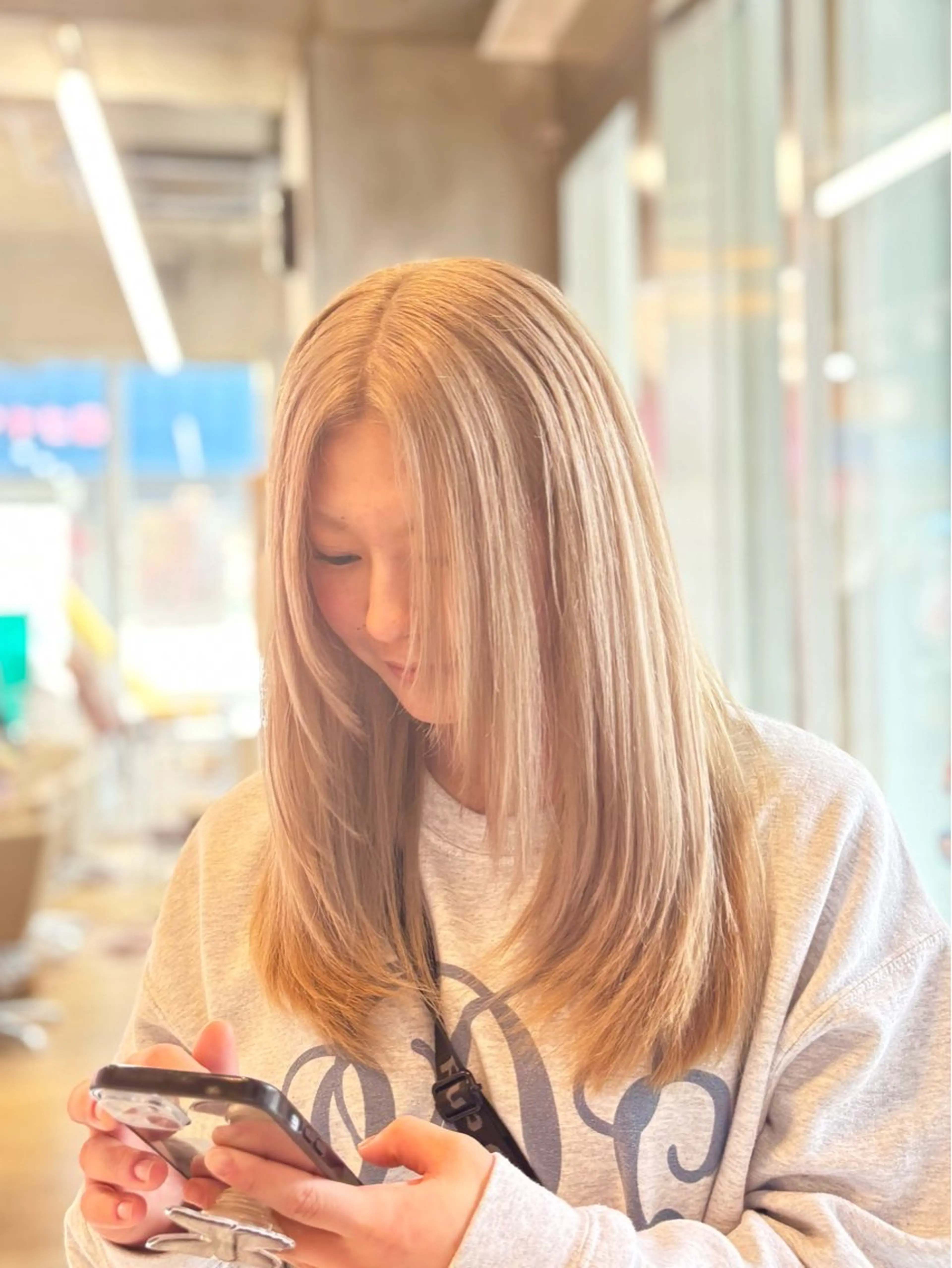 ロング カラー ベージュカラー ブリーチ ケアブリーチ 透明感カラー ダブルカラー ヘアカラー ブリーチ/ブロンド 🕊️/綾瀬/カズヤのヘアスタイル