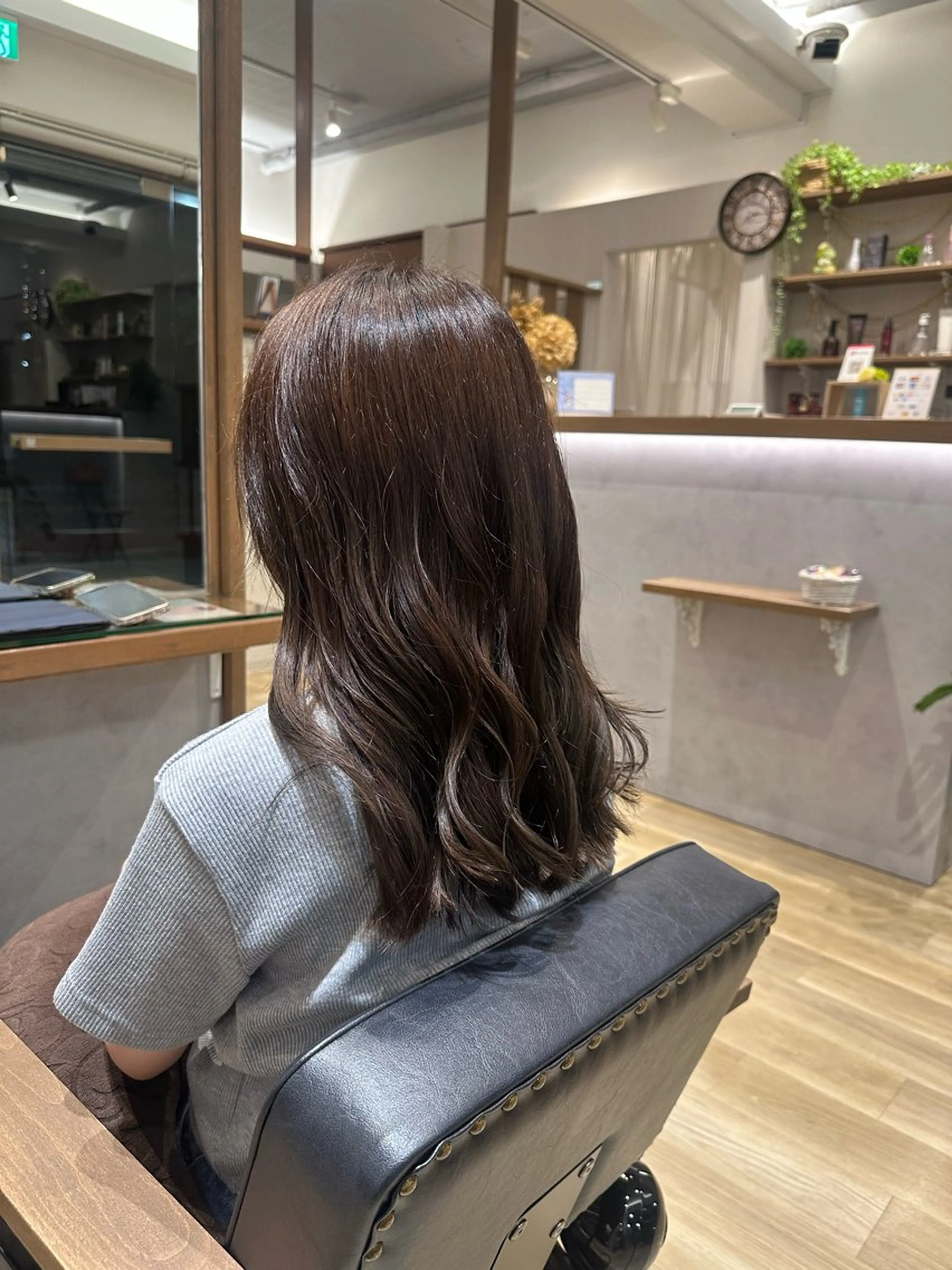ミディアム カット ヘアカラー 石原 麻菜のヘアスタイル
