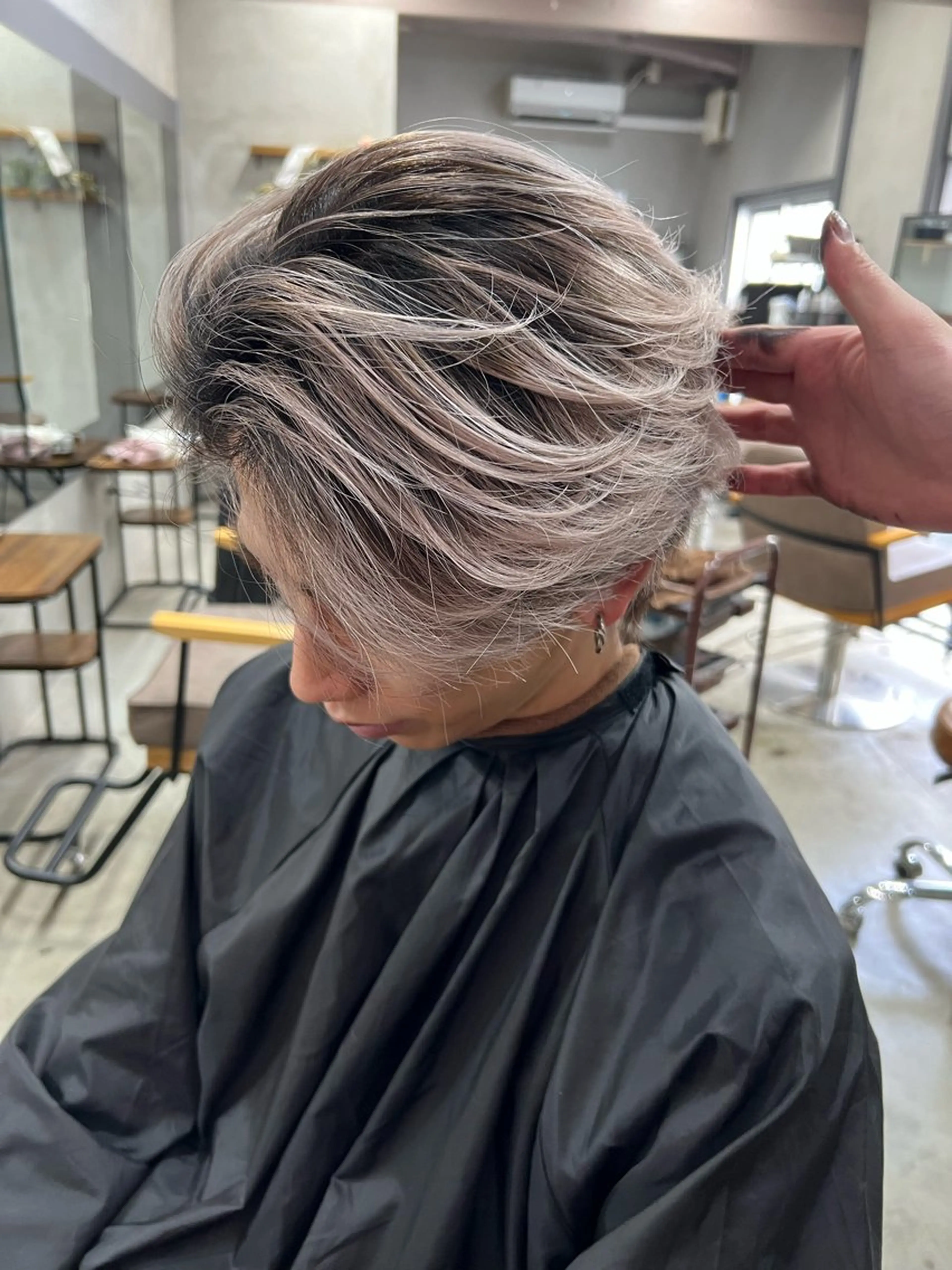 カラー メンズ メンズバレイヤージュ バレイヤージュ カット ヘアカラー トリートメント AiM エイム　韓国レイヤーのヘアスタイル