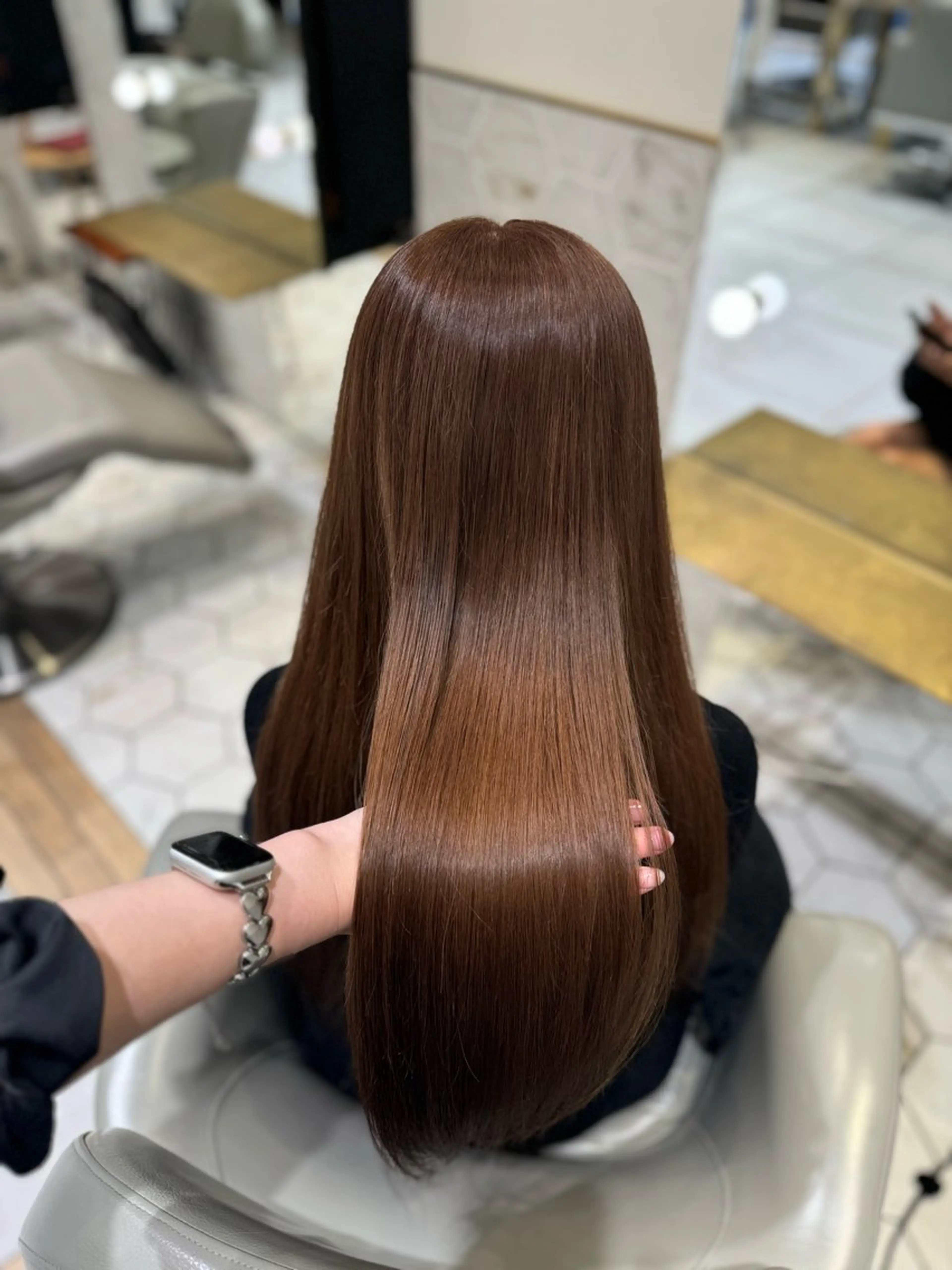 ロング カラー ブリーチ ブリーチなしカラー costes 今井芽依のヘアスタイル