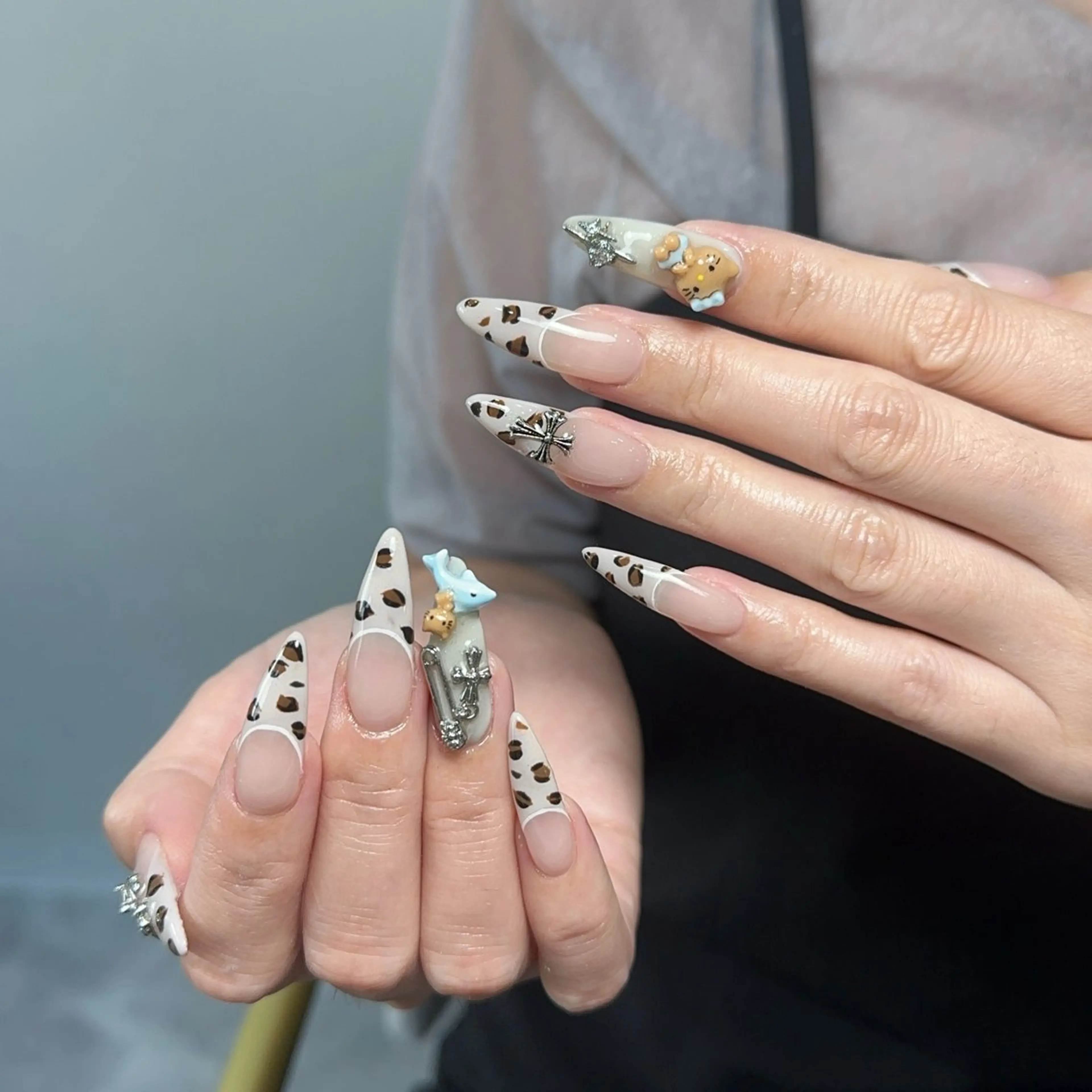 ネイル チークネイル 長さ出し フレンチネイル ジェルネイル キラキラネイル ハンドネイル 🫧M. nailsのネイルデザイン