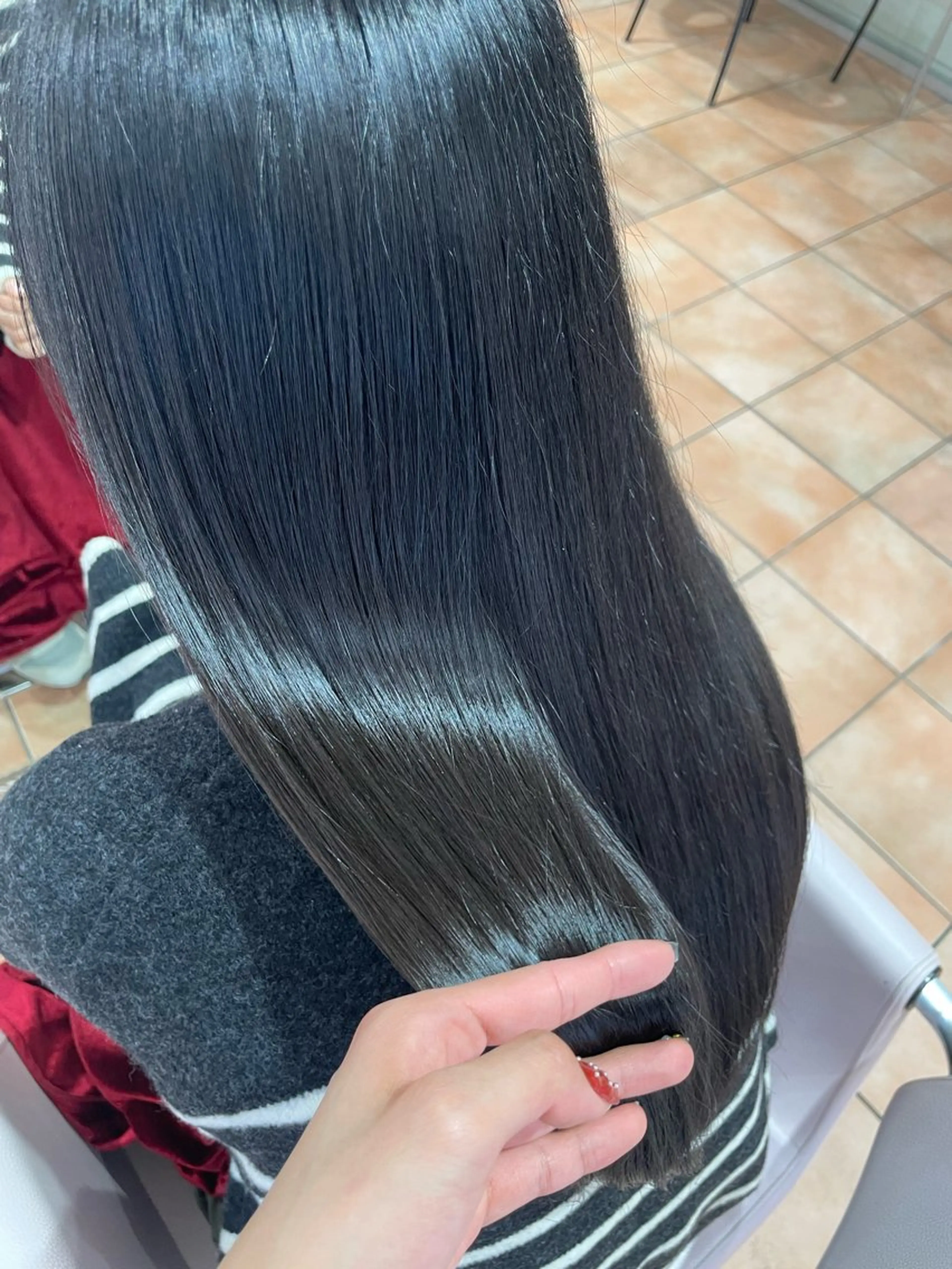 ロング カラー めぞんどぼーて REINAのヘアスタイル