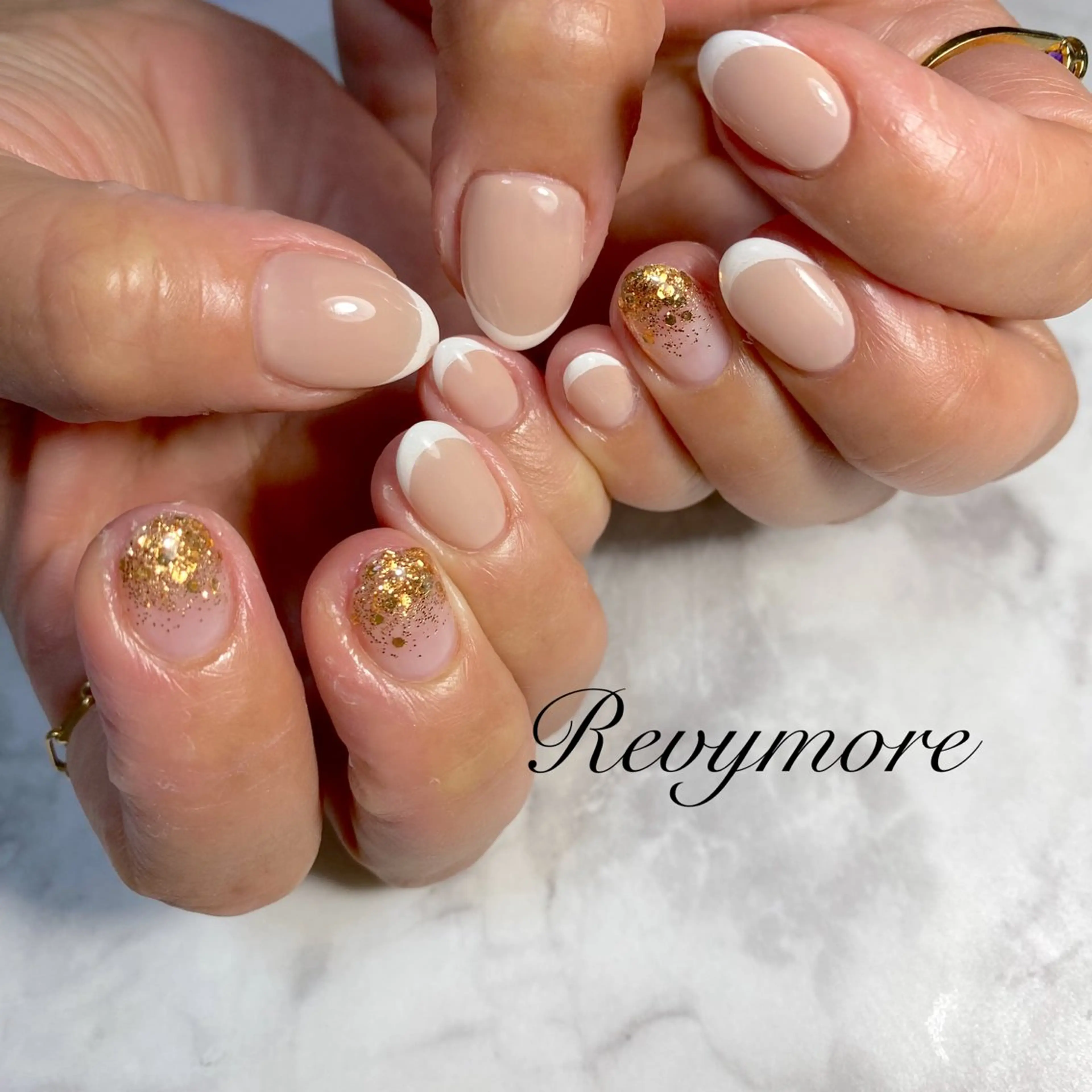 ネイル フレンチネイル ジェルネイル キラキラネイル 韓国ネイル ラメ(グリッター) nail salon Revymore所属・nail salon Revymoreのネイルデザイン