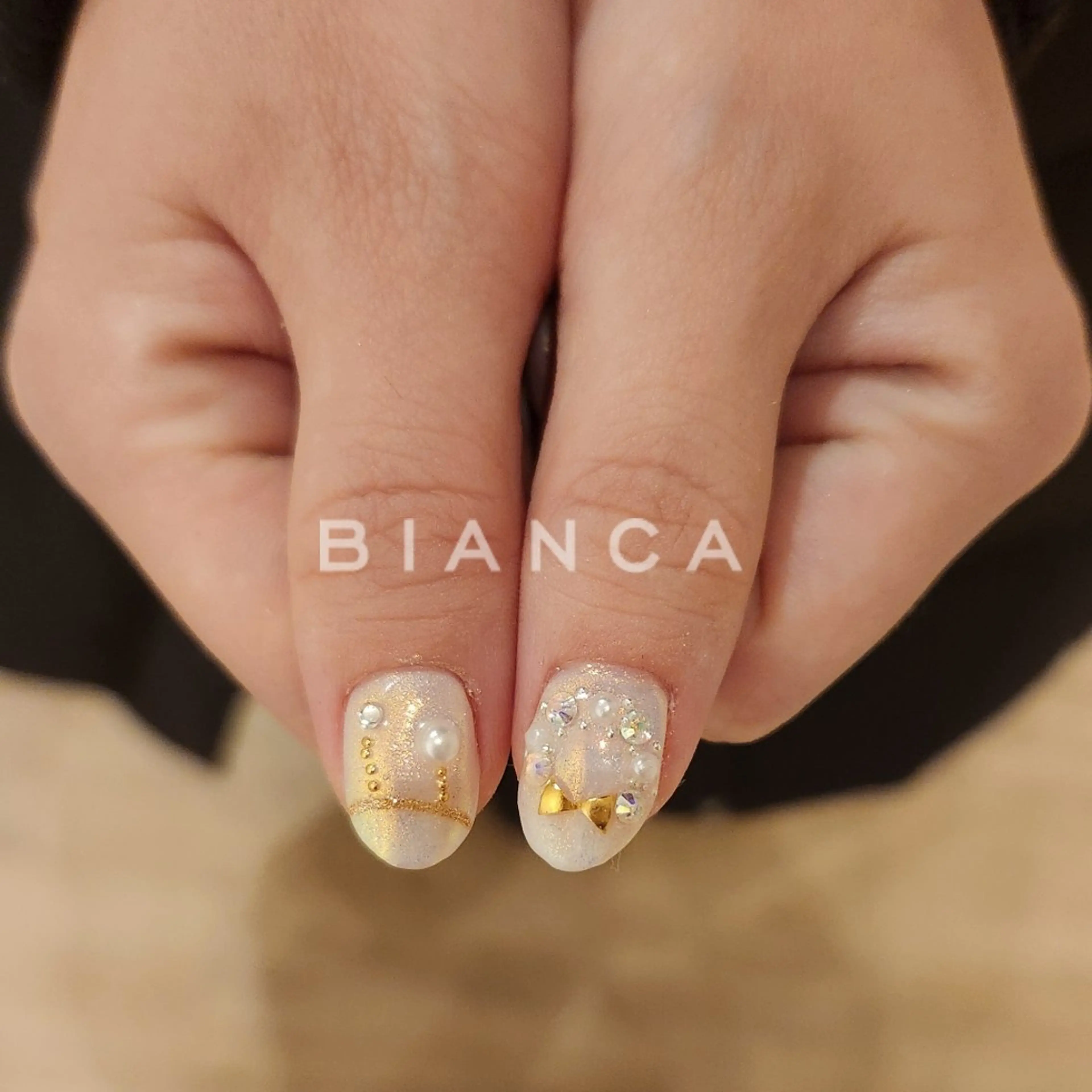 ネイル キラキラネイル 持ち込み シンプルネイル 冬ネイル クリスマス ハンドネイル Bianca名駅店 あゆのネイルデザイン