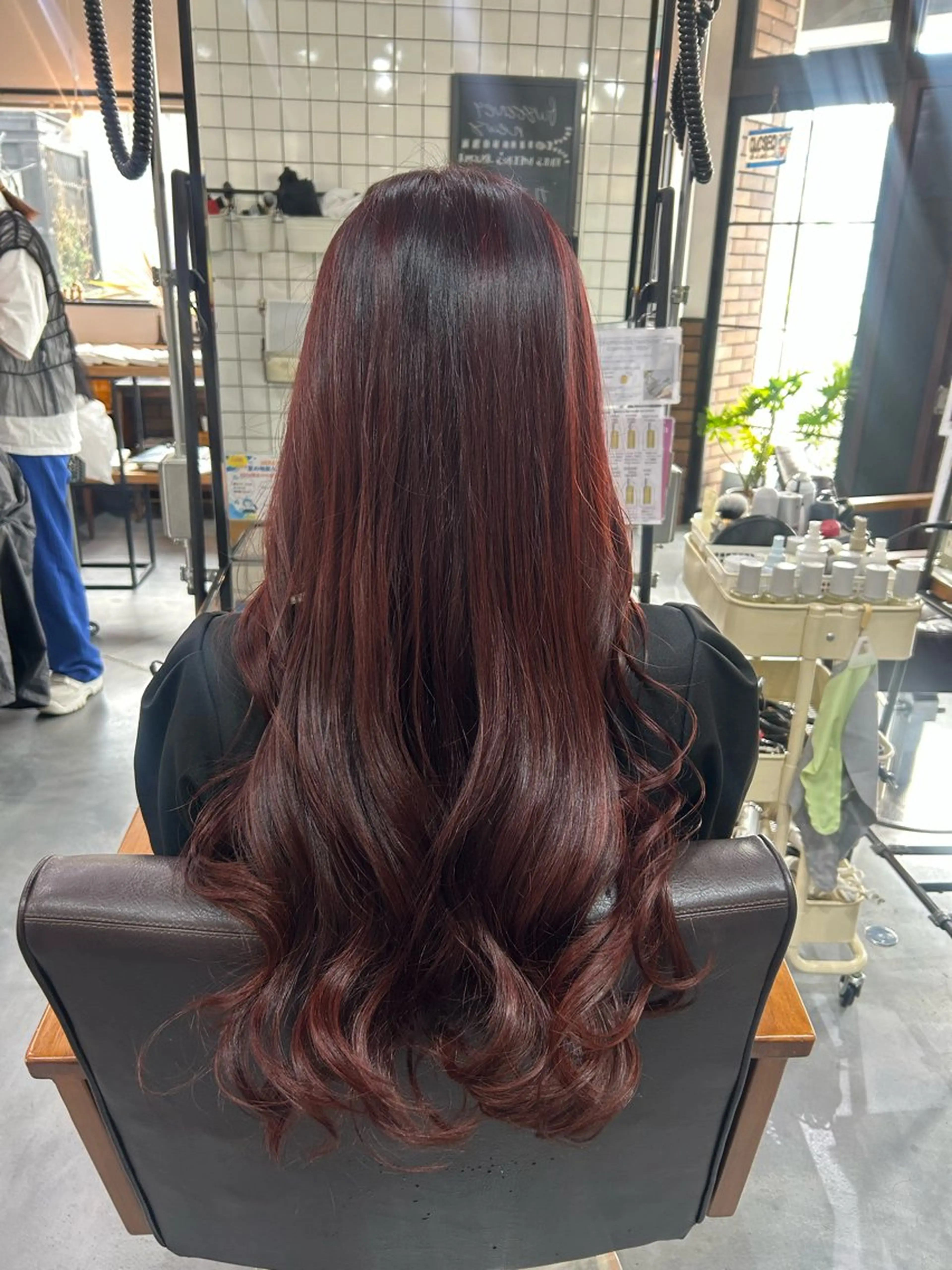 ロング ヘアカラー 倉本 美優のヘアスタイル