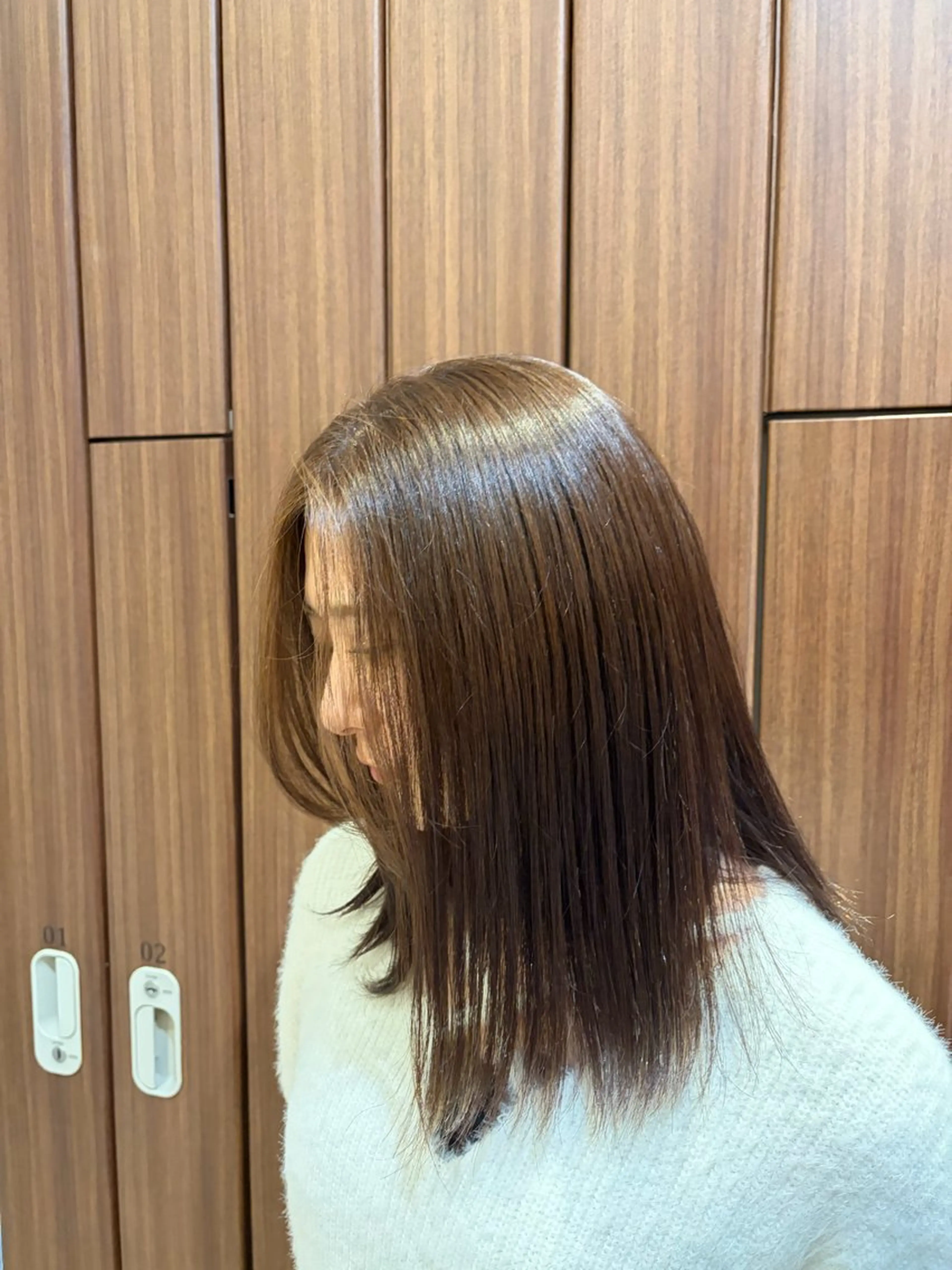 ミディアム カラー ベージュカラー ヘアカラー トリートメント 平居 舞白のヘアスタイル