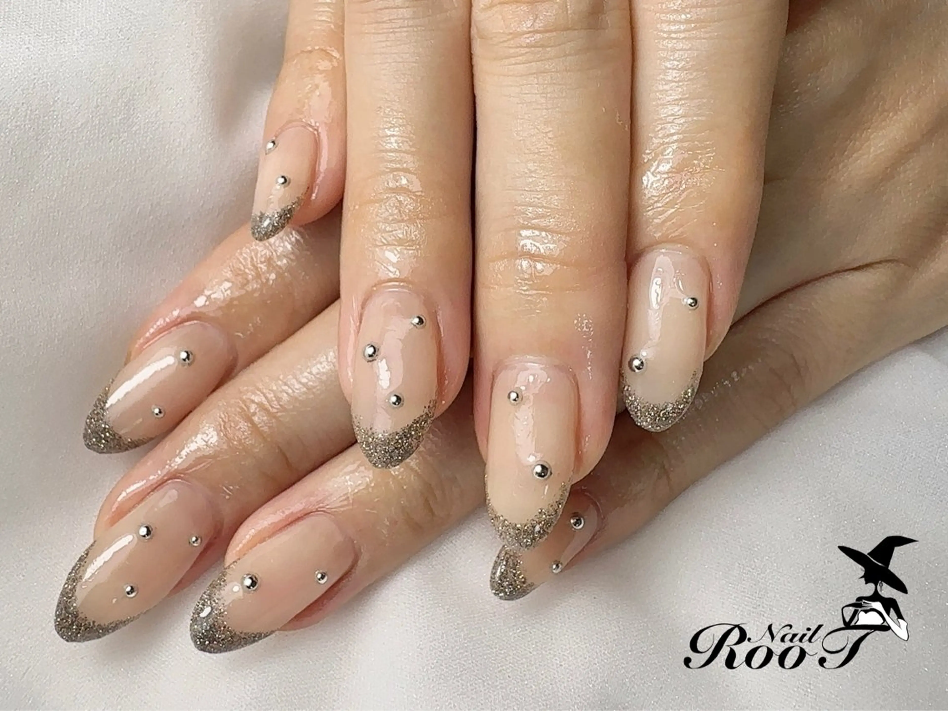 ネイル フラッシュネイル フレンチネイル ハンドネイル RooT Nailのネイルデザイン