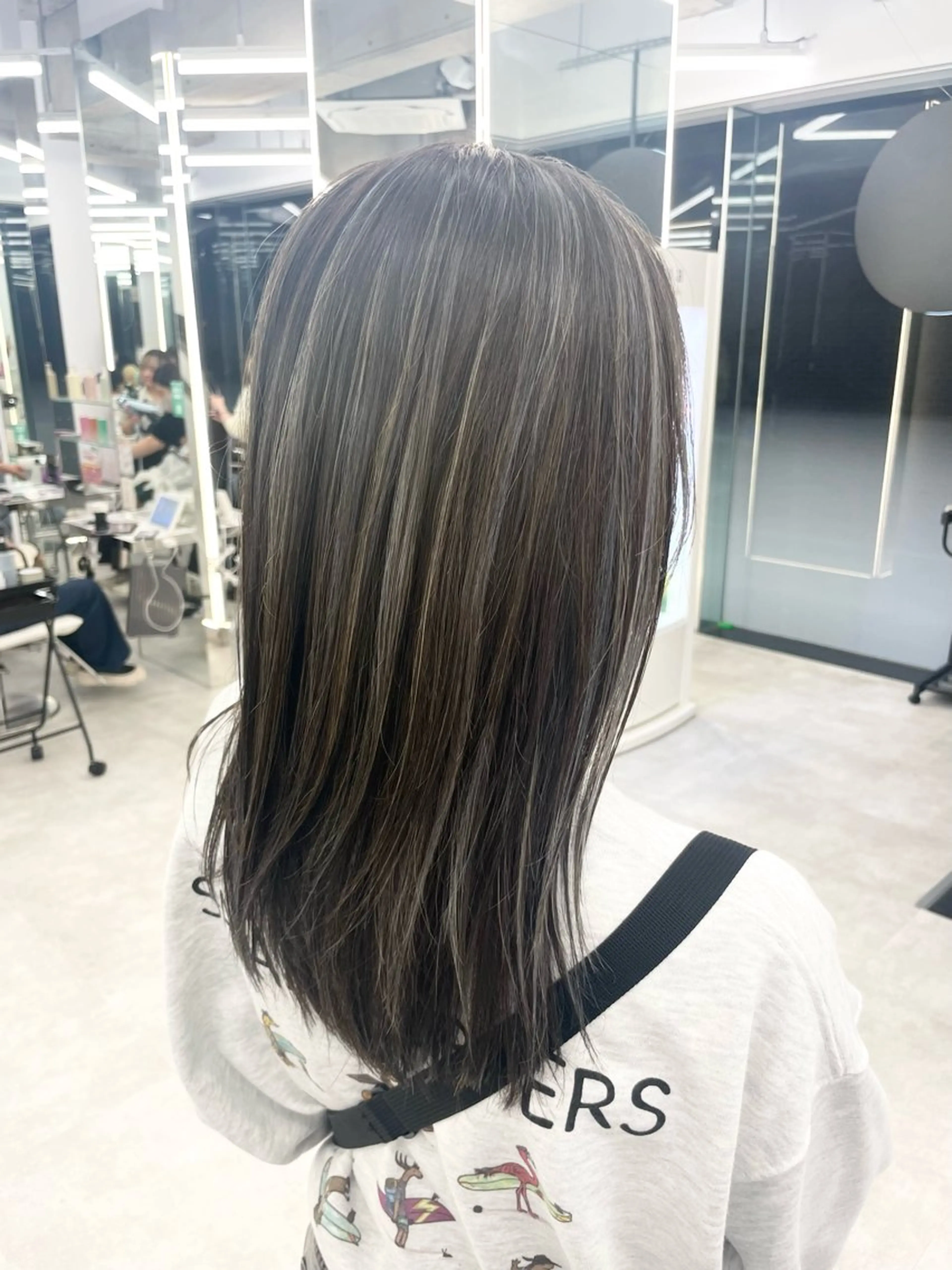 セミロング カラー ヘアアレンジ ヘアカラー トリートメント 【Sweep】おじま のぞみのヘアスタイル