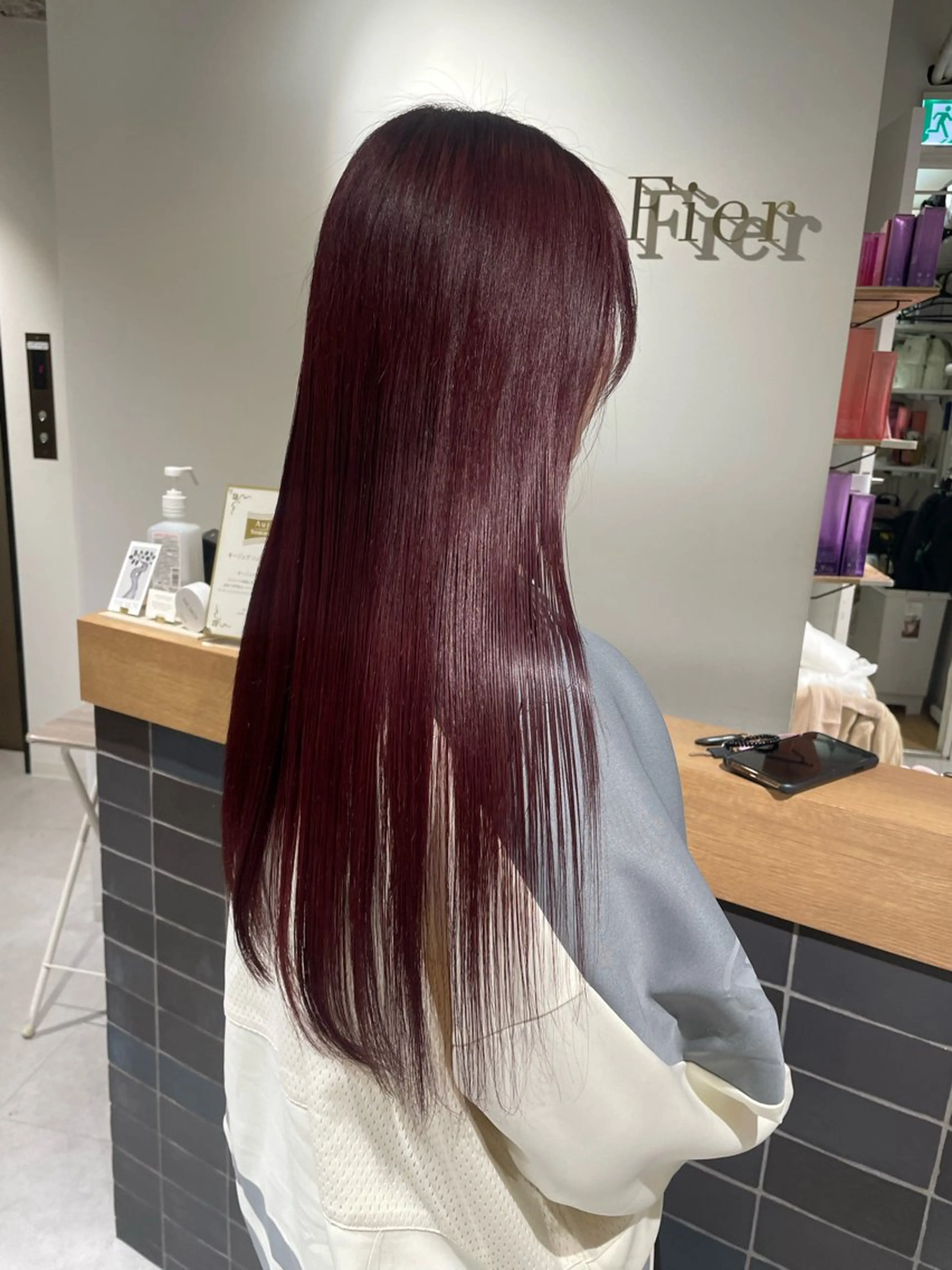 ロング カラー イヌマル アユ / Fier umedaのヘアスタイル