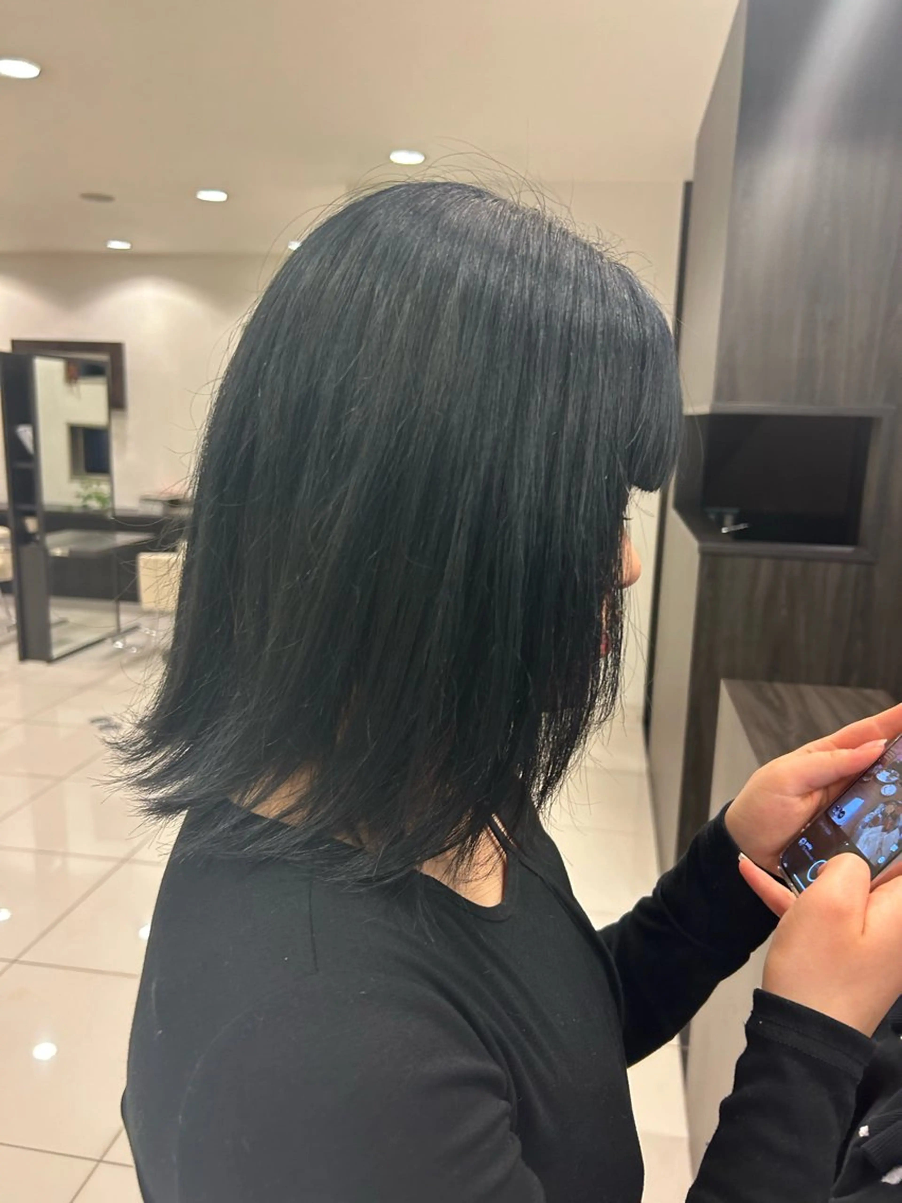 セミロング カラー oggi所属・宮下 真弥のヘアスタイル