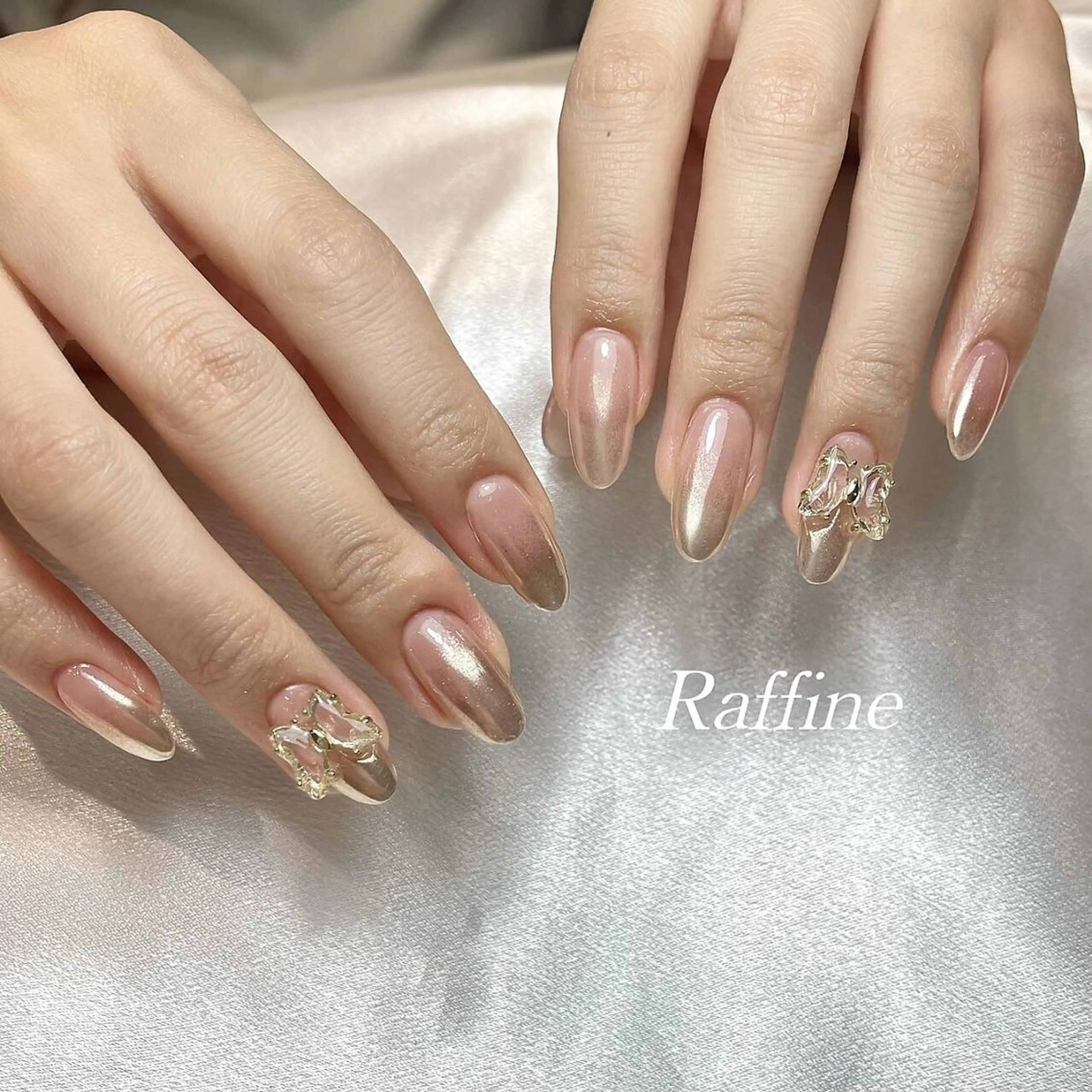 ネイル ハンドネイル RAFFINE haru🦋🩵のネイルデザイン