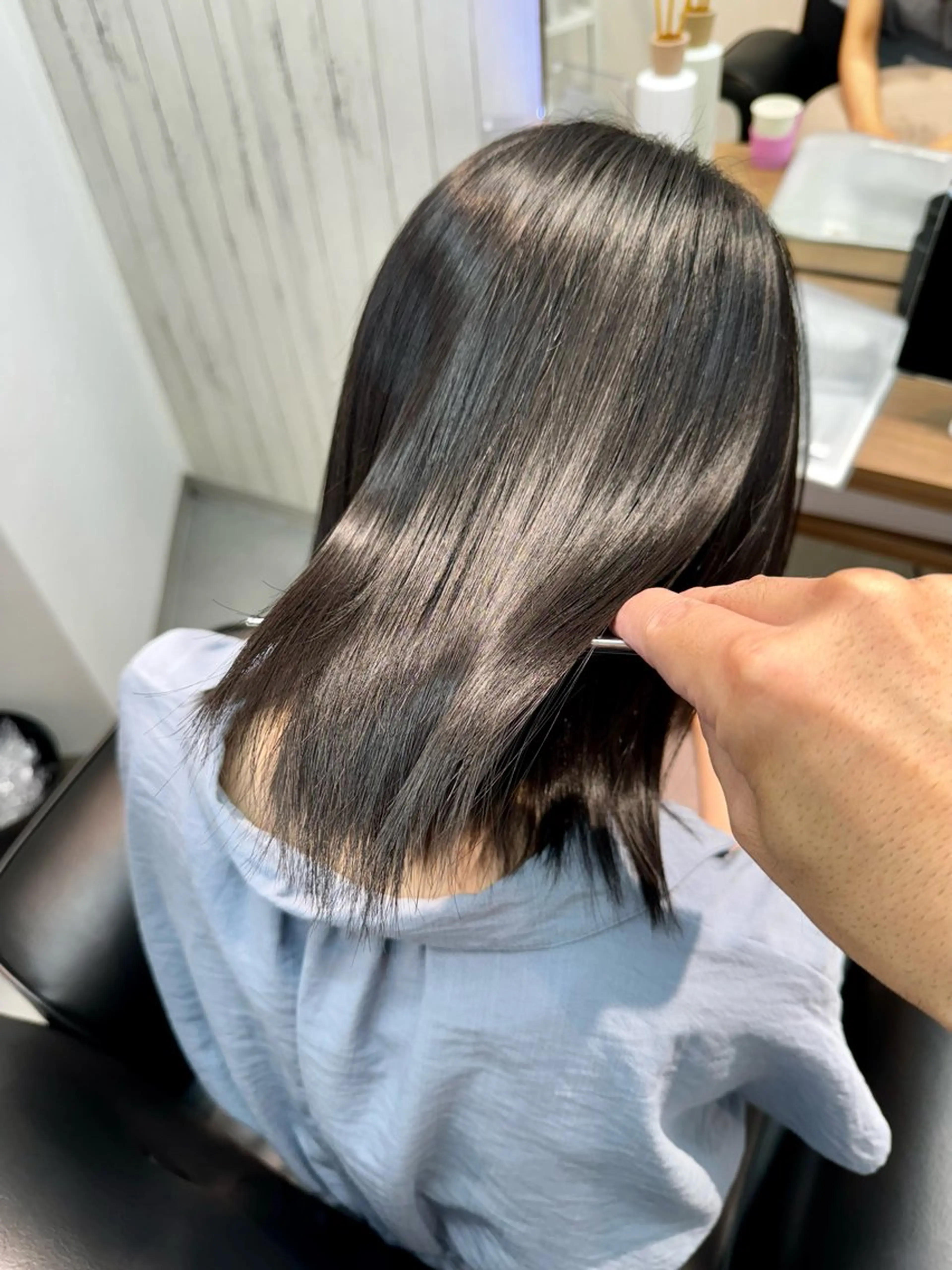 ミディアム カラー ハイトーンカラー 髪質改善 艶髪改善師/高橋潤 /レイヤーカットのヘアスタイル