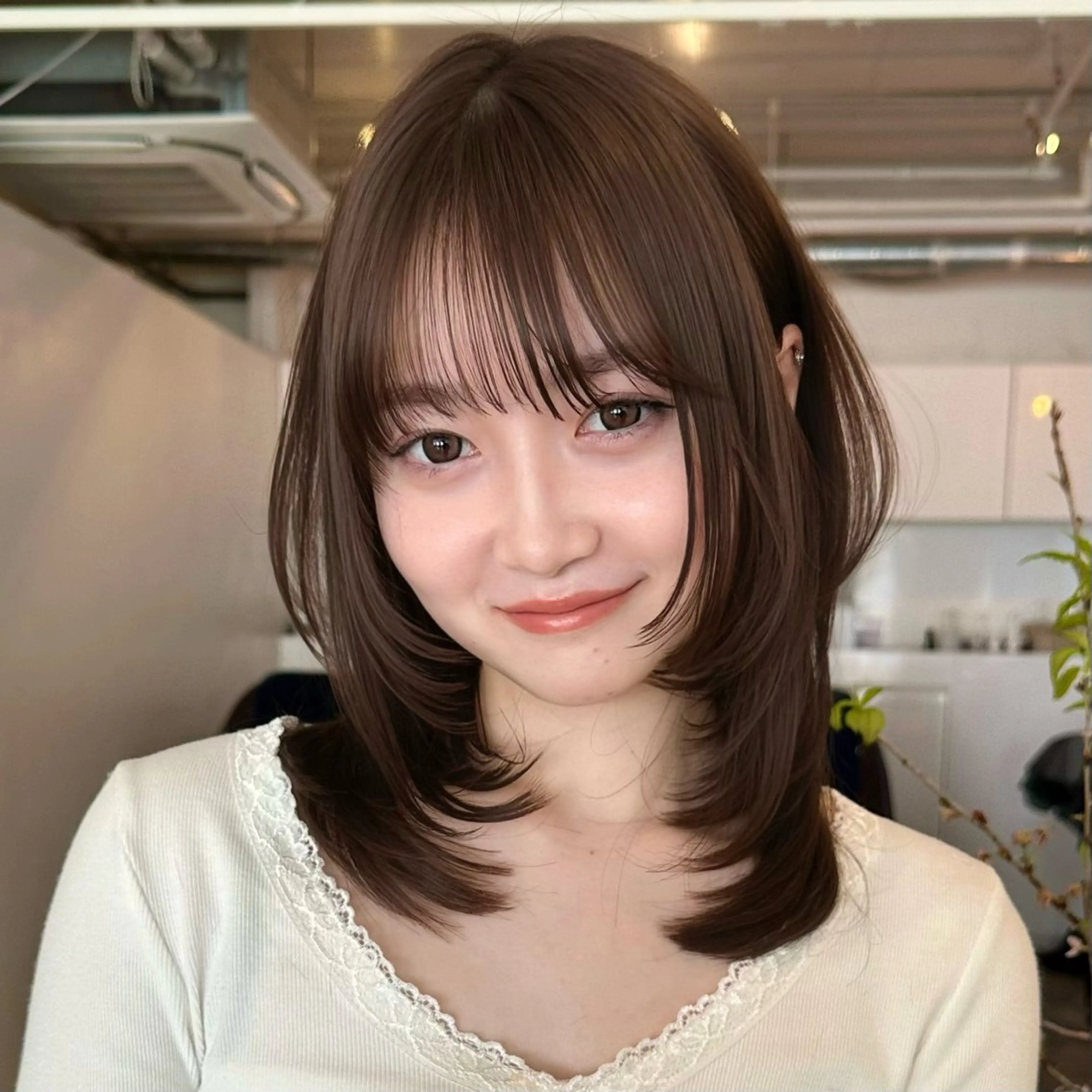 ミディアム カット ヘアカラー トリートメント 🌹ハッシュカット、 レイヤー韓国ヘア🌹のヘアスタイル