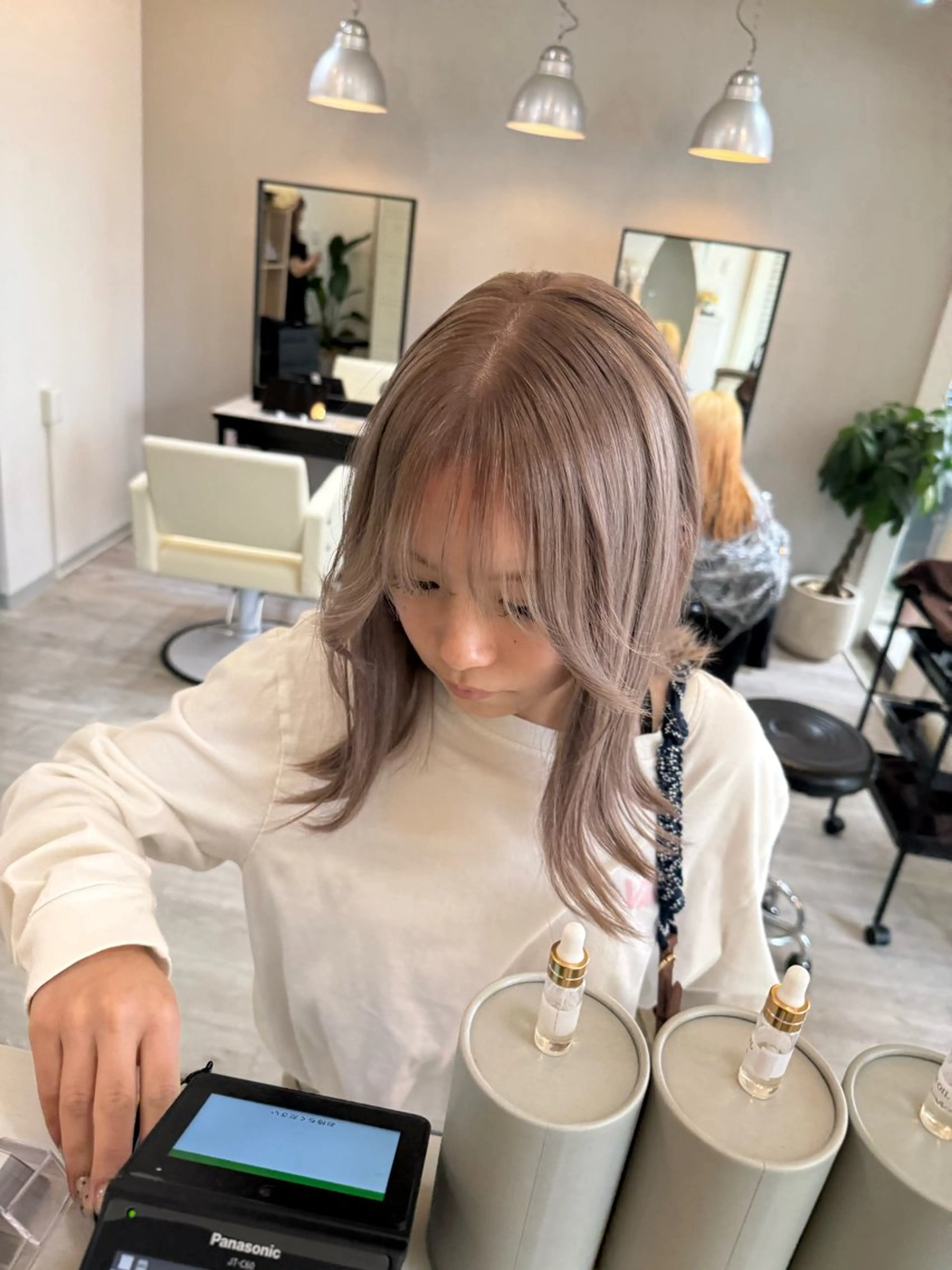 ショート andKおもろまち店 艶ダブルカラー✨のヘアスタイル