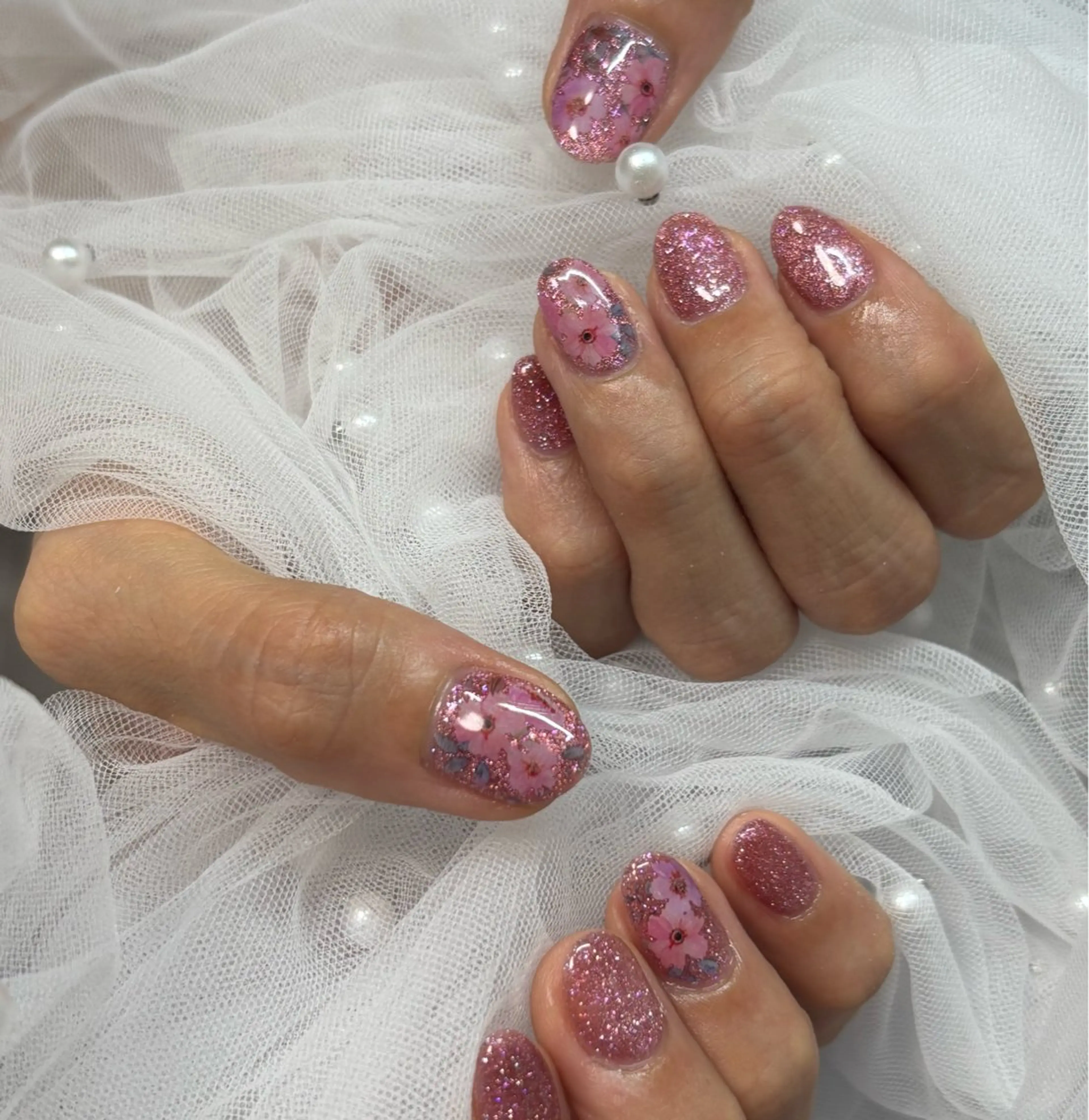 ネイル フラワーネイル マグネットネイル 三本 綾奈のネイルデザイン