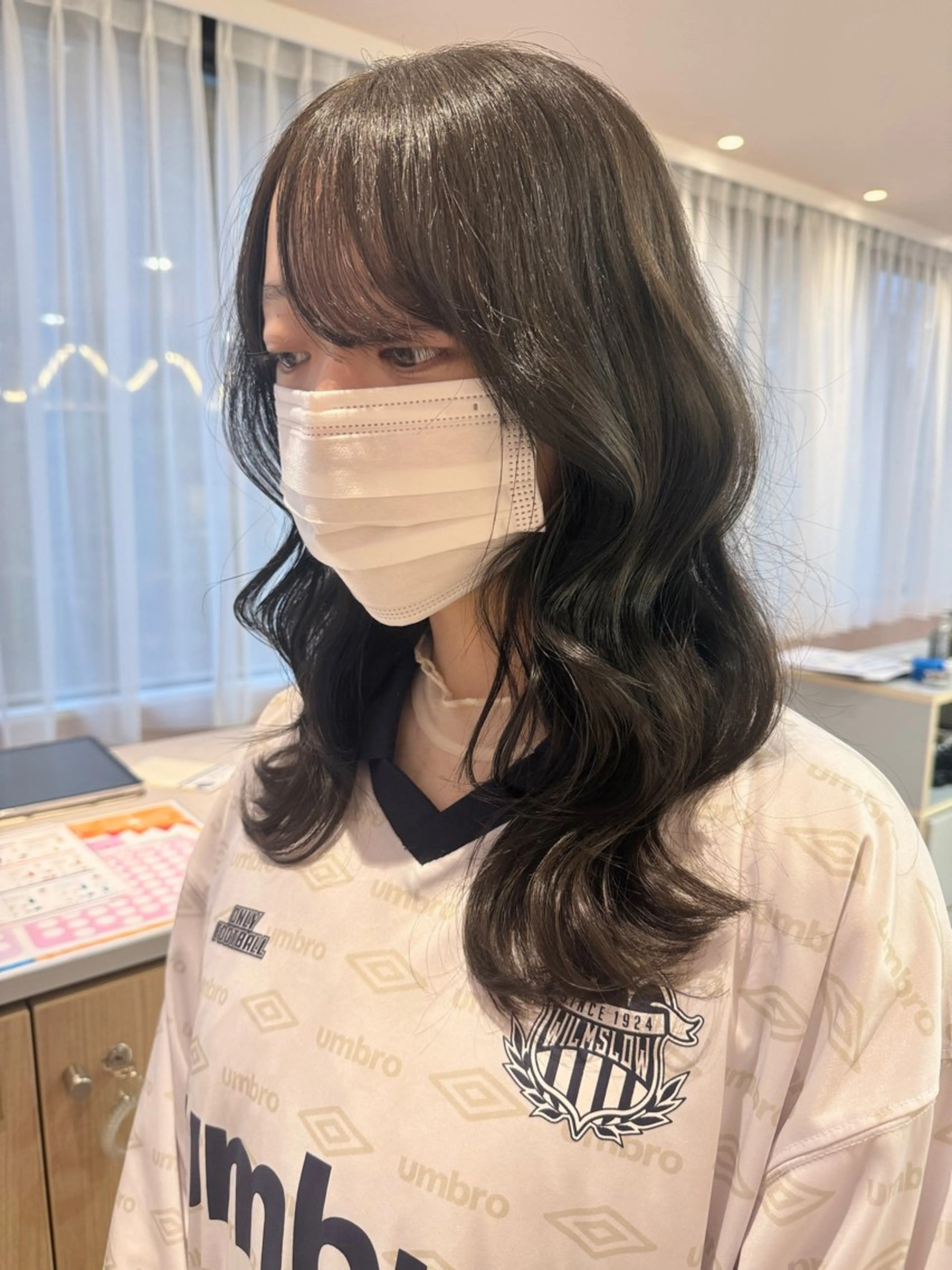 セミロング ヘアカラー merc.☘️平岩 那月のヘアスタイル