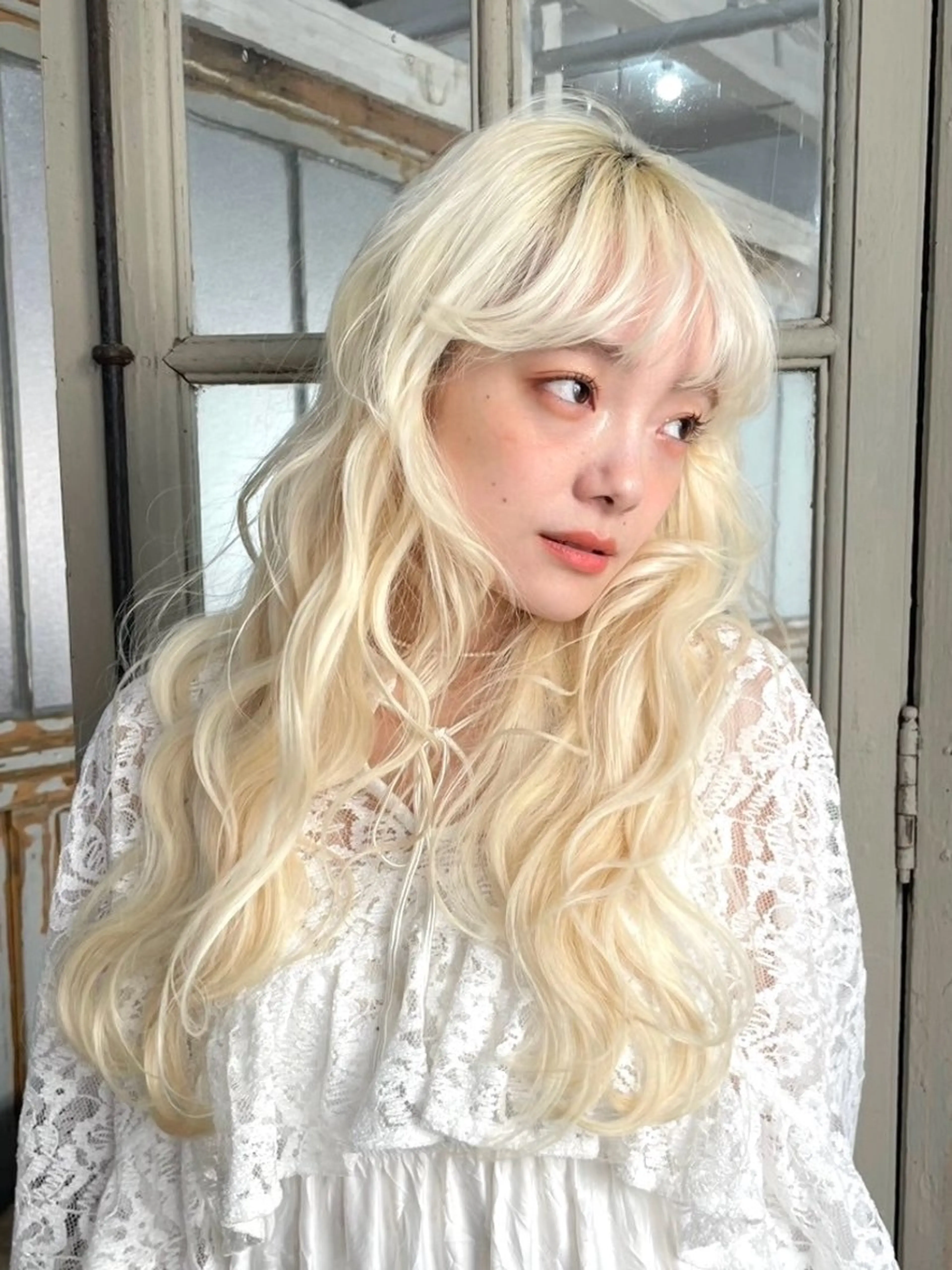 ロング カラー アッシュ ベージュカラー ブリーチ ケアブリーチ ダブルカラー カット ヘアカラー トリートメント ブリーチ　ハイトーン 特化🌈フジタハルキのヘアスタイル