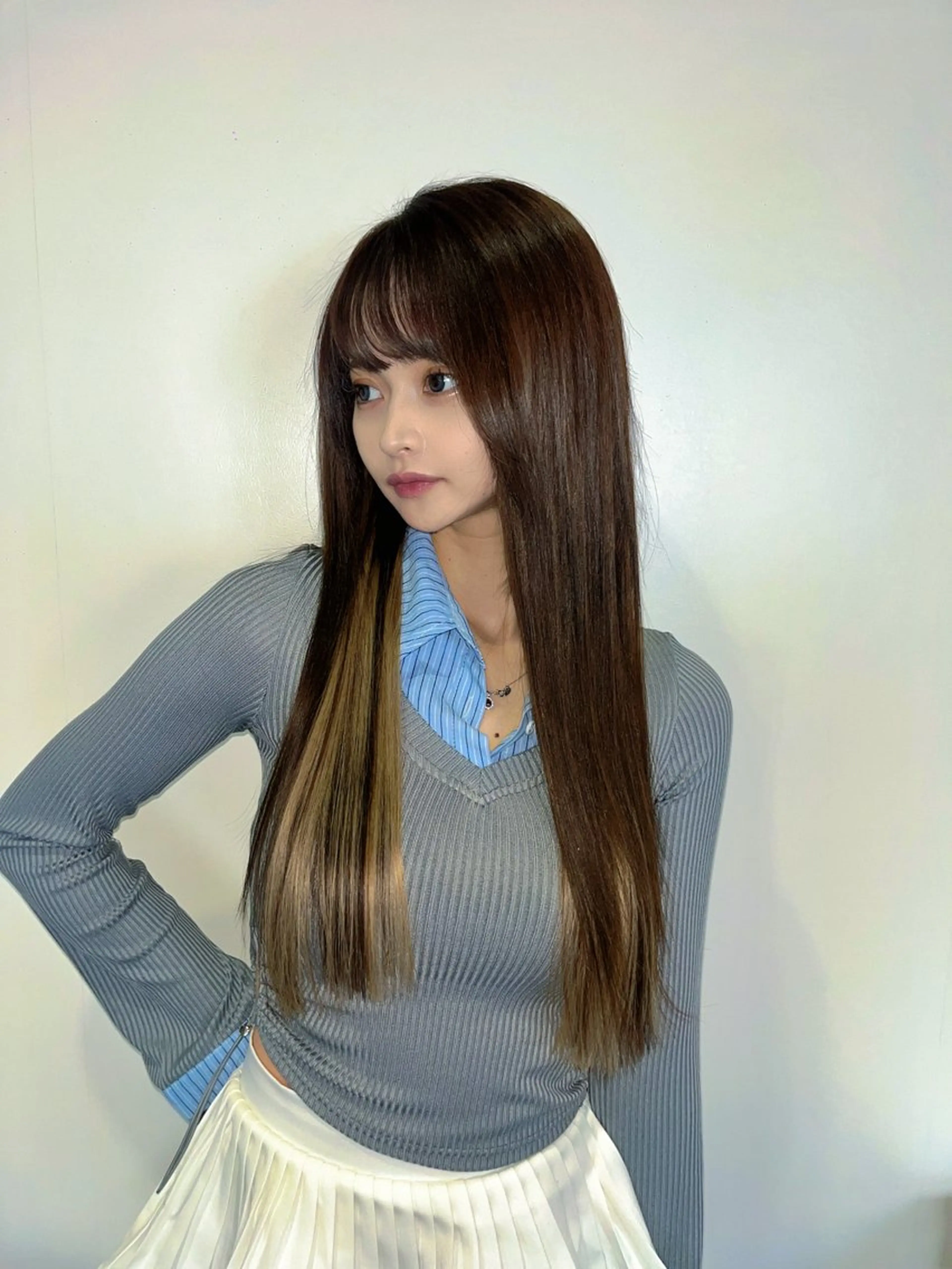 ダメージなしで大幅チェンジ！チラ見せで差をつける♪エクステで叶える憧れのインナーカラー♪の写真