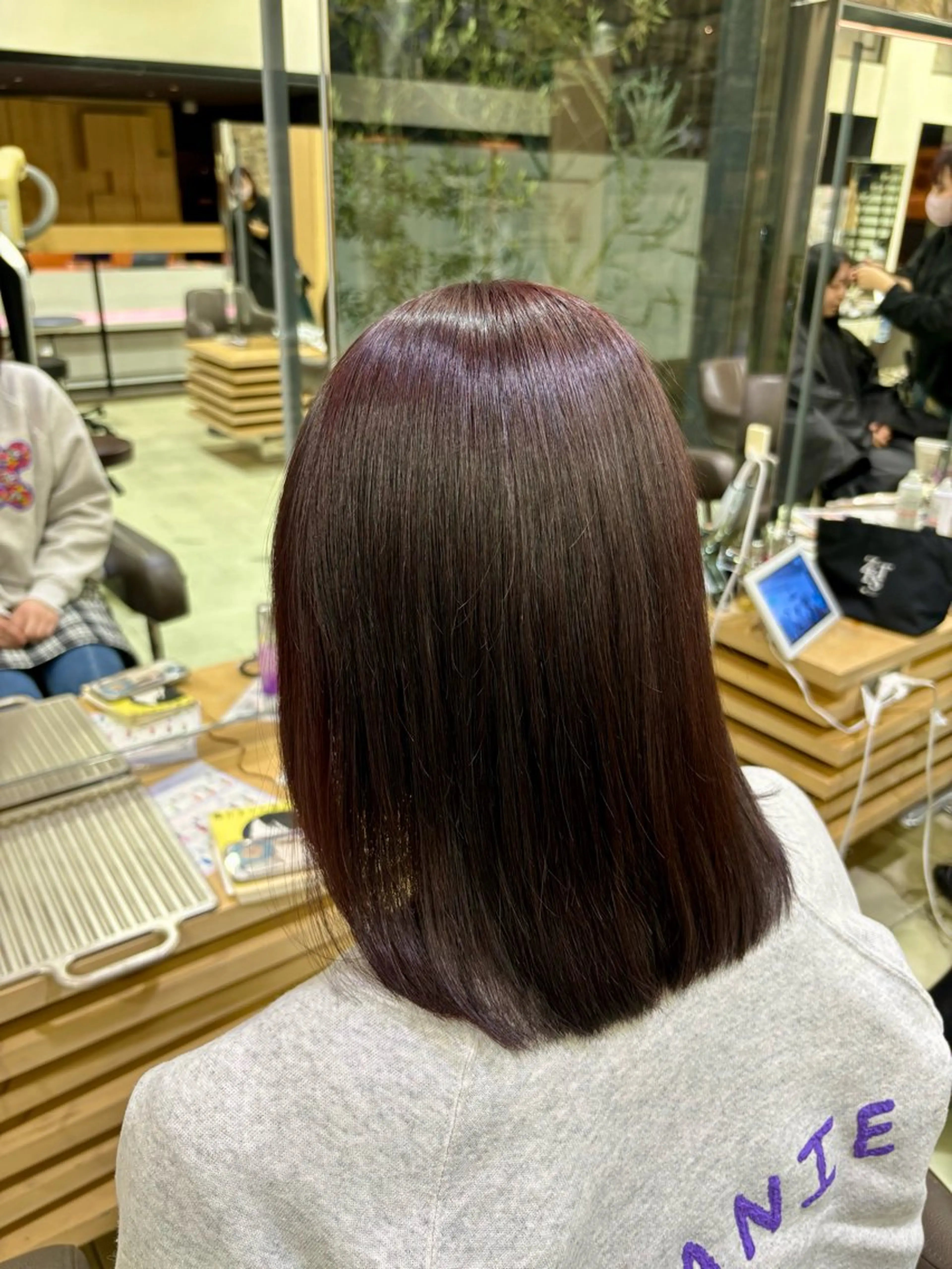 ミディアム カラー ヘアカラー airi🌺カラー /特殊ヘア⛓️🖤のヘアスタイル