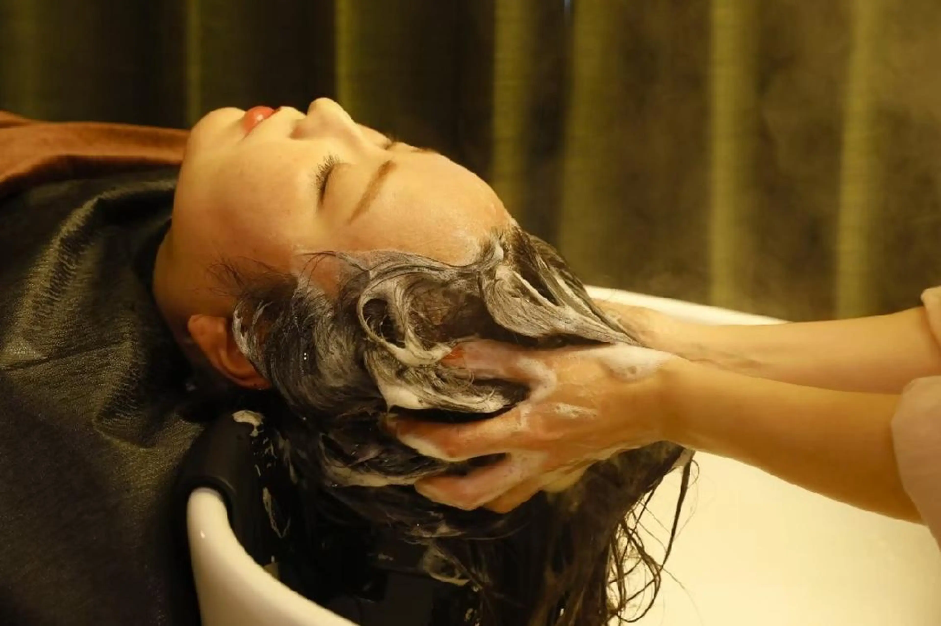 ミディアム カラー パーマ ヘアアレンジ hair & days aruhi (ヘアアンドデイズアルヒ)所属・かなざわ あかりのヘアスタイル