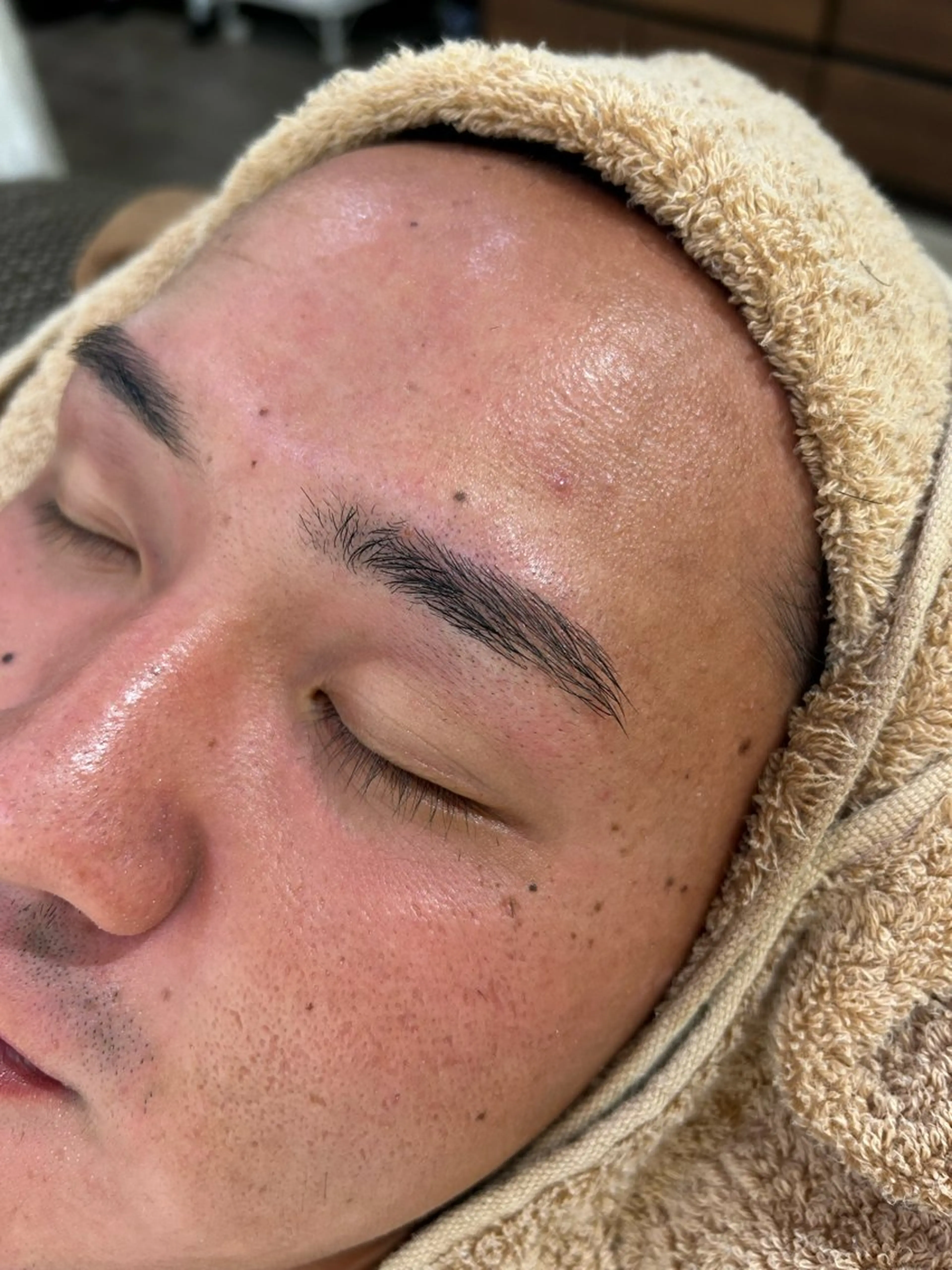 アイブロウ ワックス脱毛 眉カット airi🌺カラー /特殊ヘア⛓️🖤のヘアスタイル