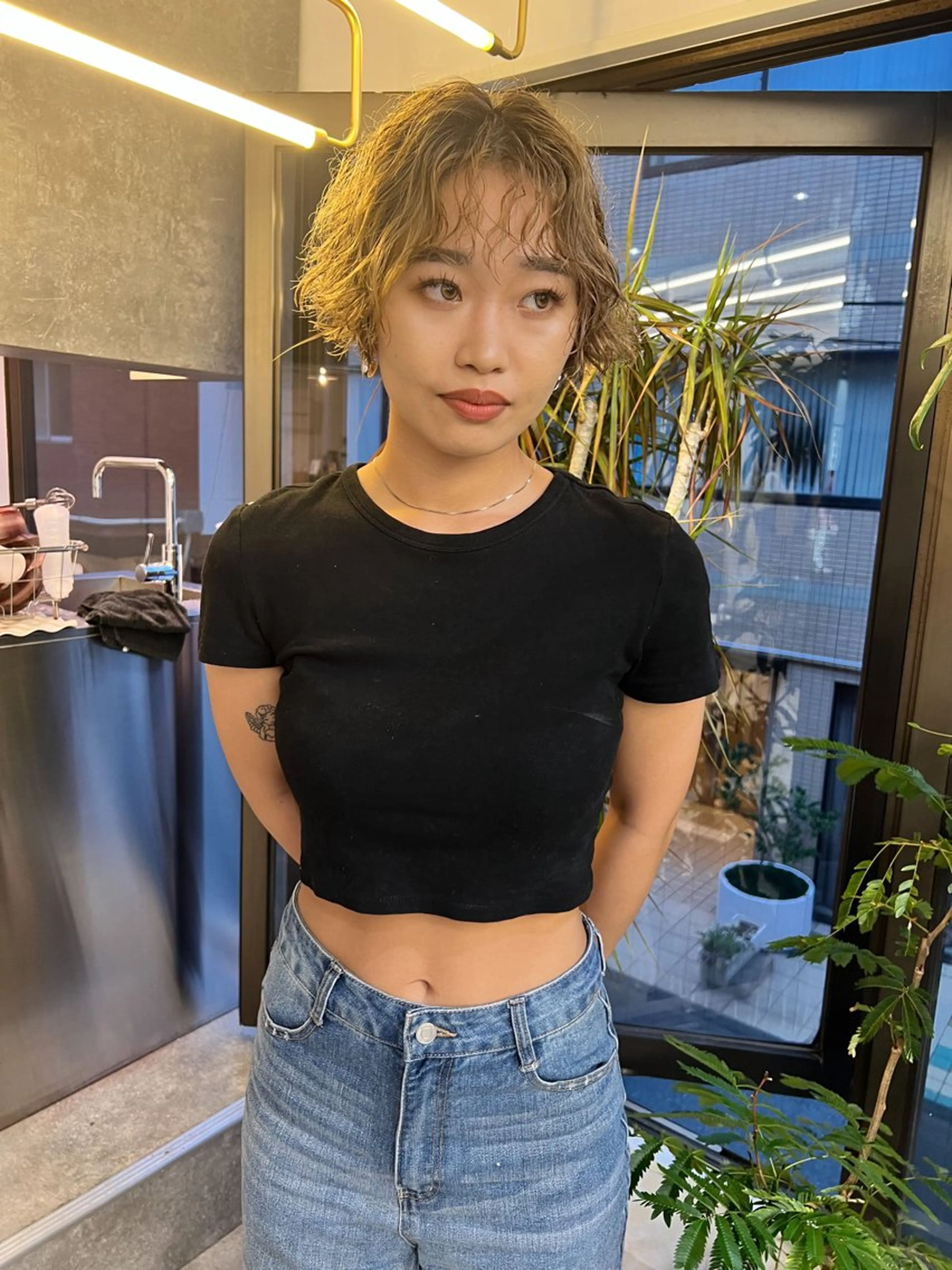 ショート カラー パーマ カット ヘアカラー 顔周りレイヤー/韓国 ブリーチminamiのヘアスタイル