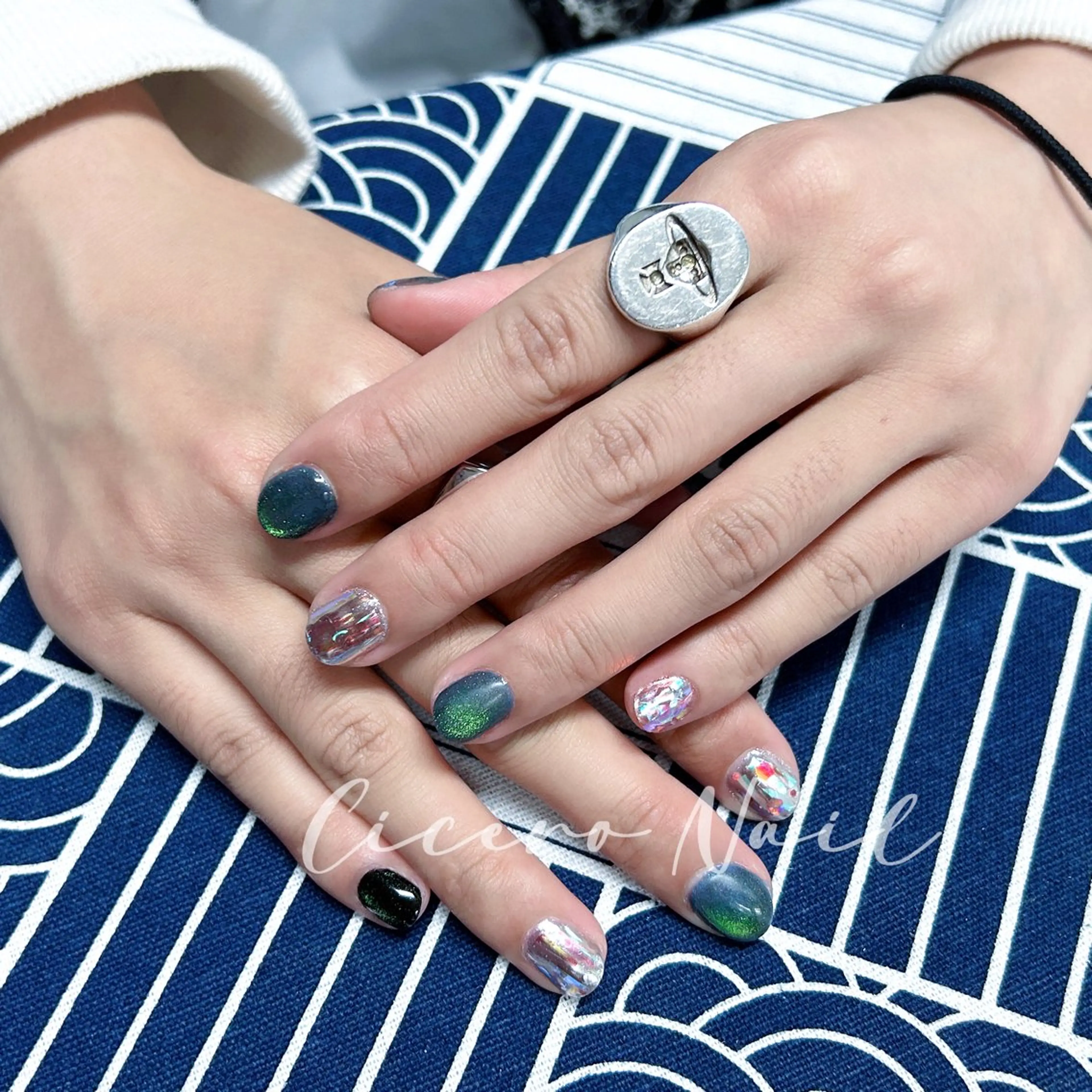 ネイル グリーン ホログラムネイル シルバー Cicero Nailのネイルデザイン
