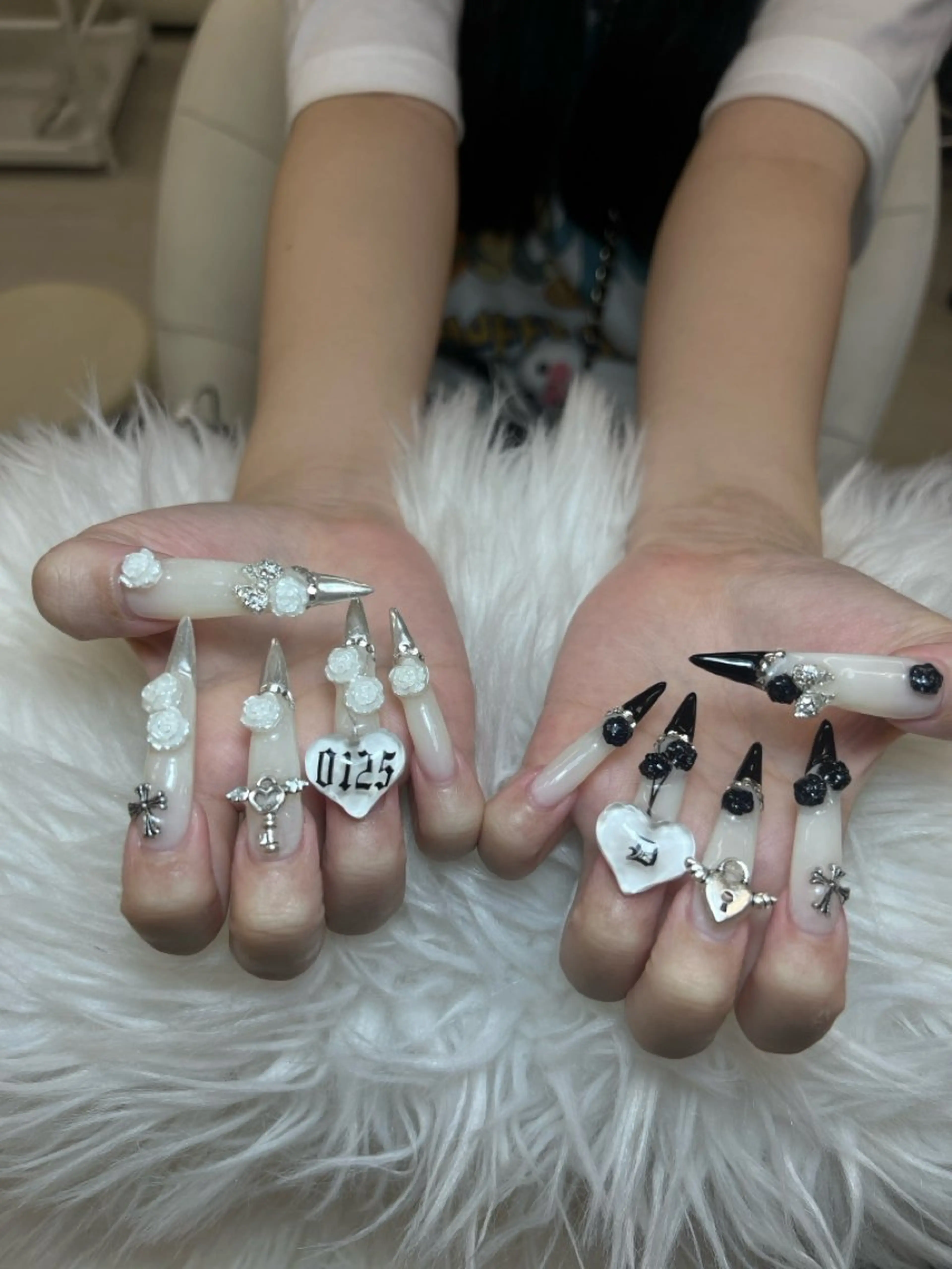 ネイル アートネイル オーロラネイル チークネイル 長さ出し フットネイル Noiranail_ studio川越西口のネイルデザイン