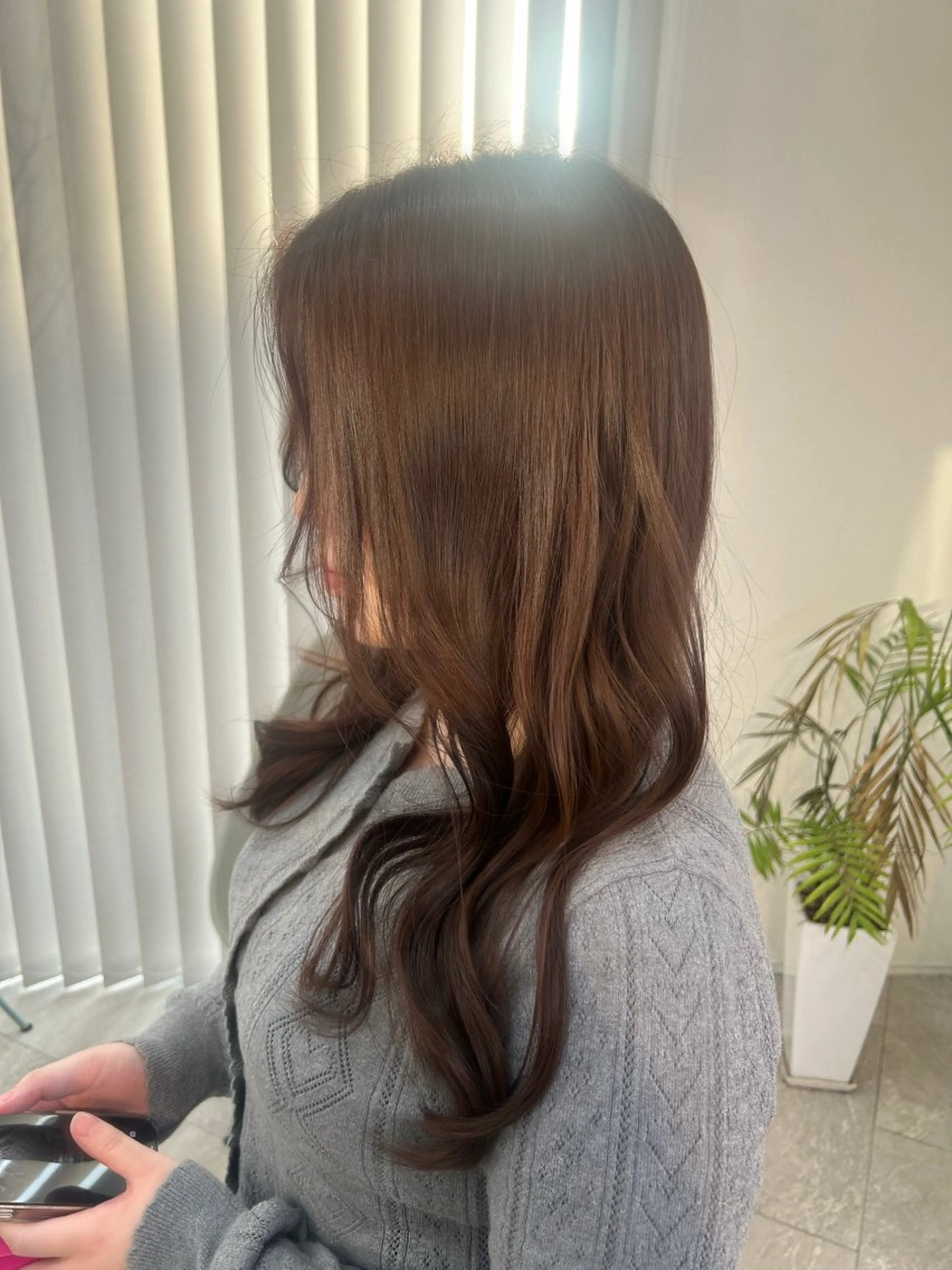 ロング カラー ベージュカラー ヘアカラー トリートメント suehiro yunaのヘアスタイル