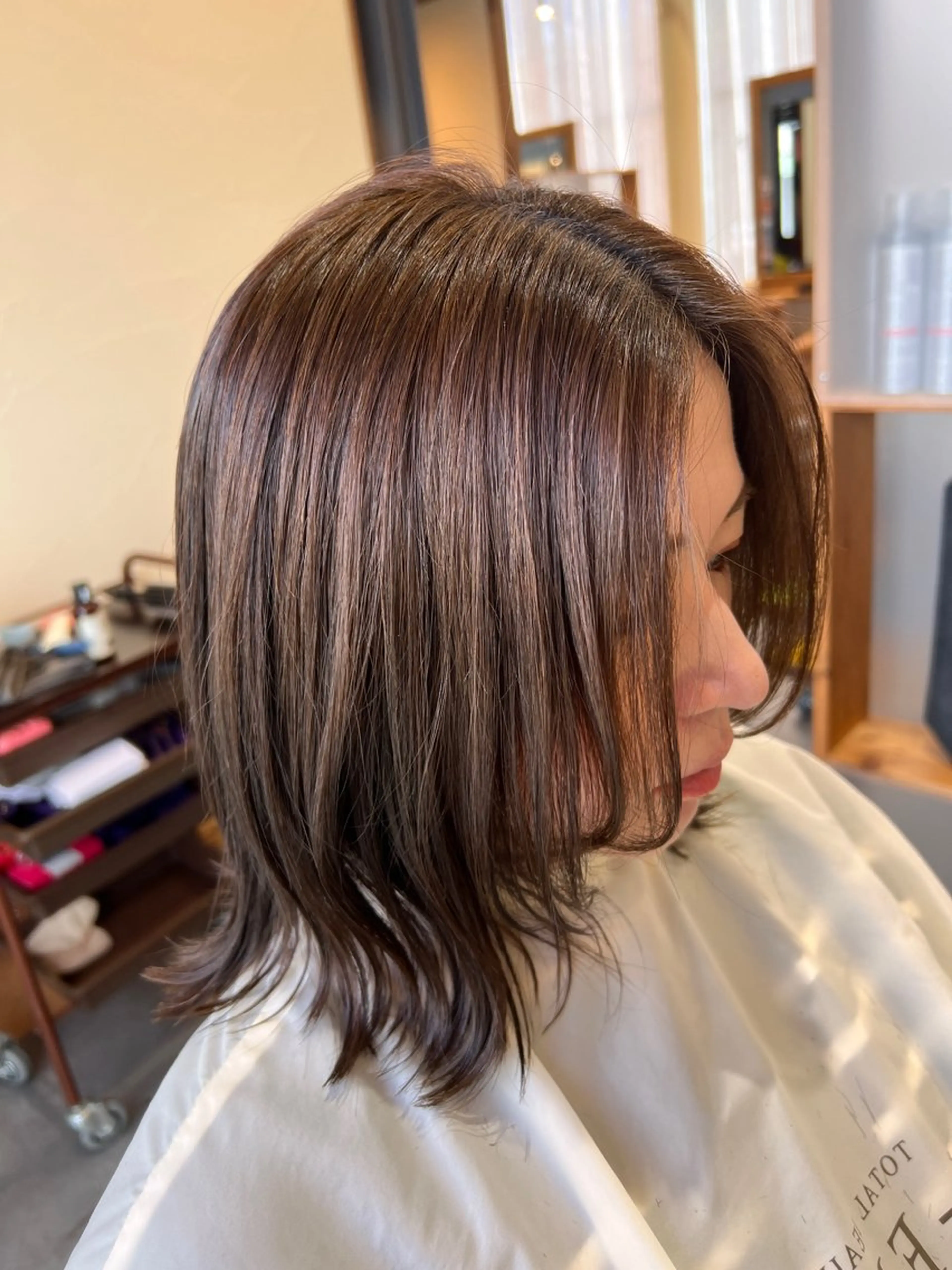 ミディアム 田中 真理のヘアスタイル