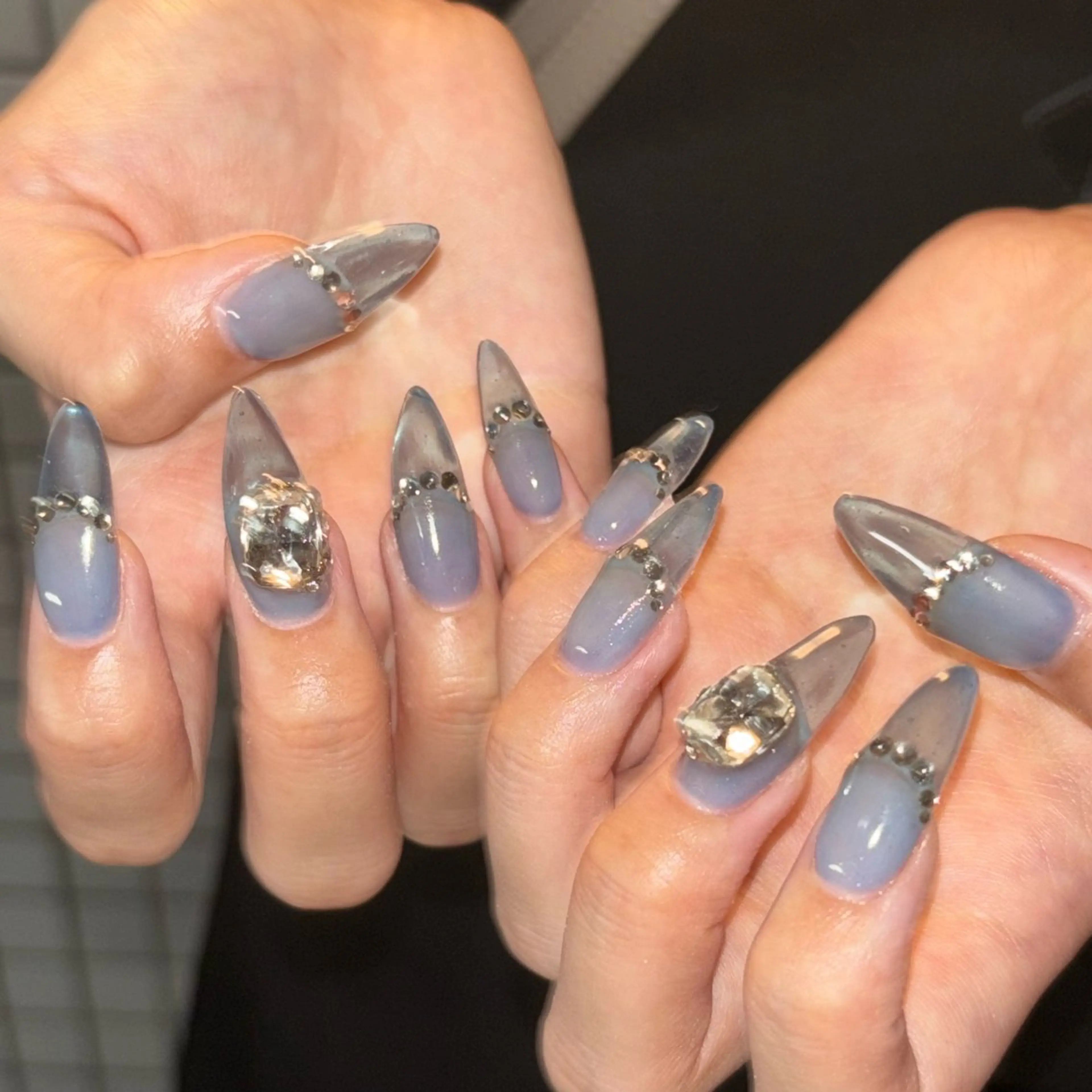 ネイル ハンドネイル 🪐富島彩夏 /海外nail🪐のネイルデザイン