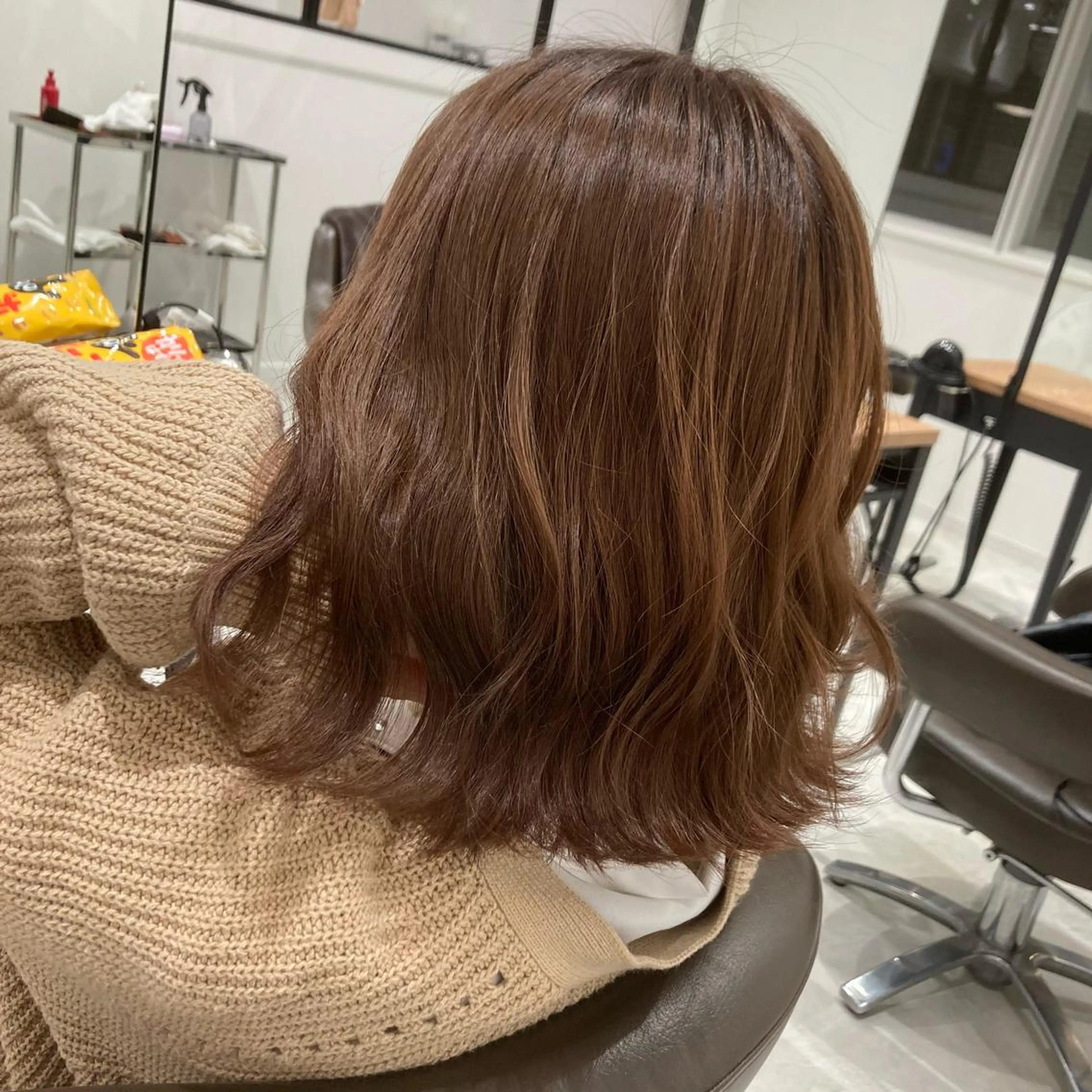 ミディアム オレンジブラウン イエローカラー lien ヒジリのヘアスタイル