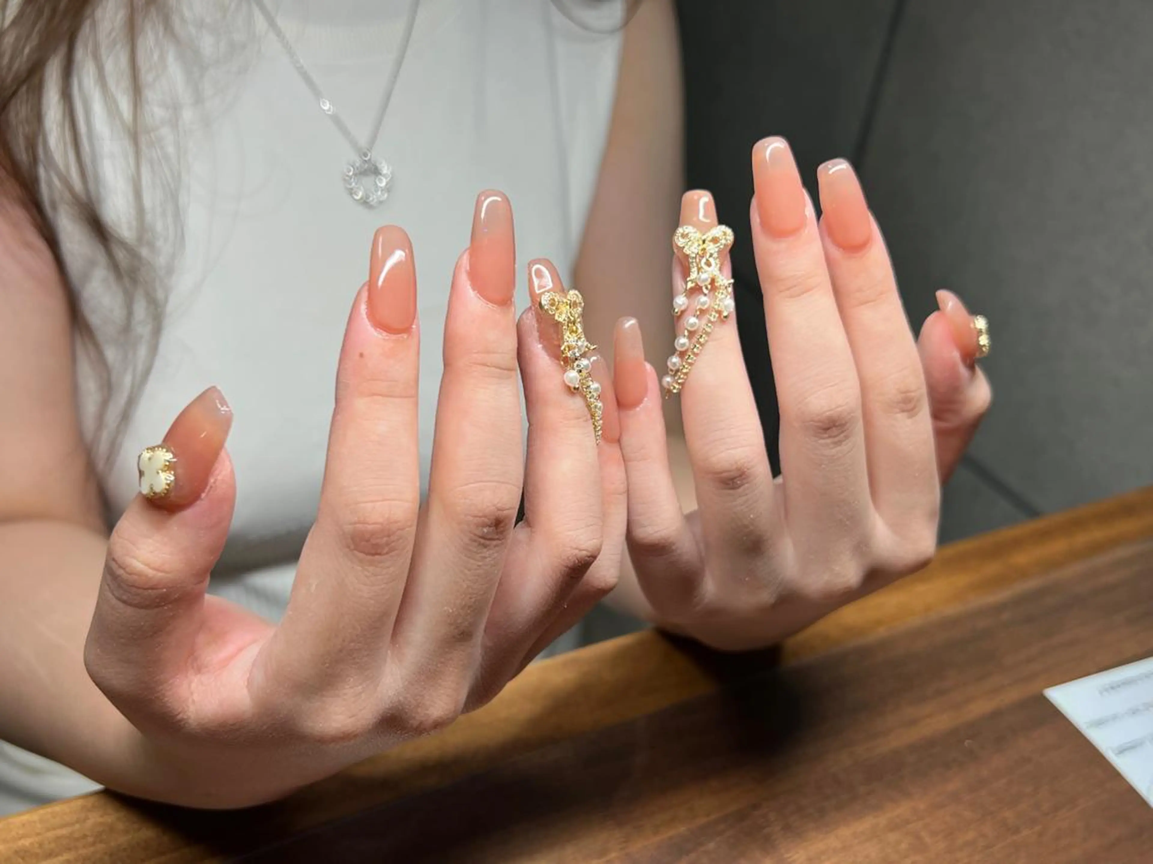 ネイル ワンホンネイル lucky nail 歌舞伎町のネイルデザイン