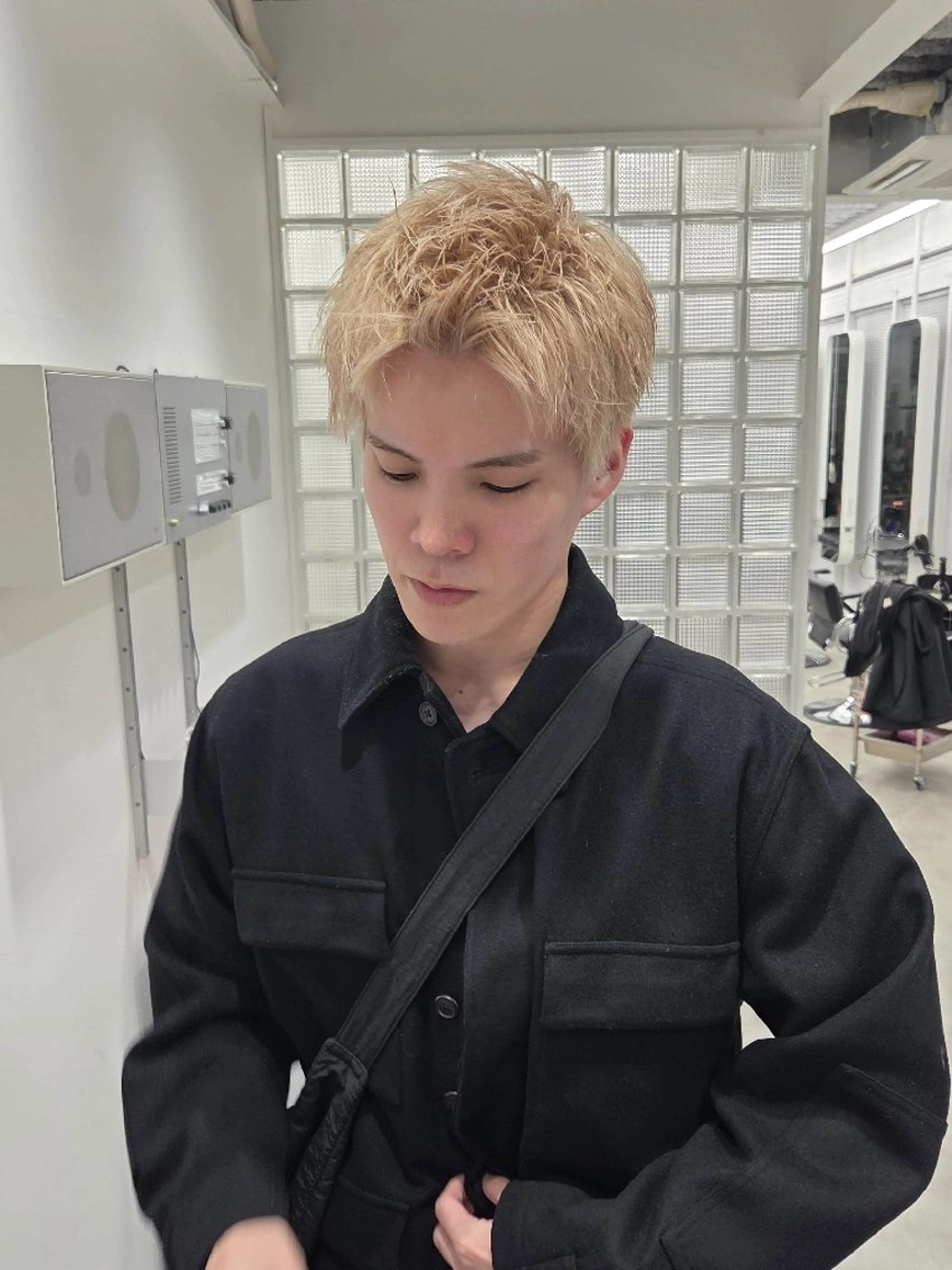 カラー メンズ メンズブリーチ メンズハイトーン ベージュカラー 黒髪 ブリーチ カット ヘアカラー トリートメント YOKUTO/今日 ⭕️ブリーチパーマのヘアスタイル