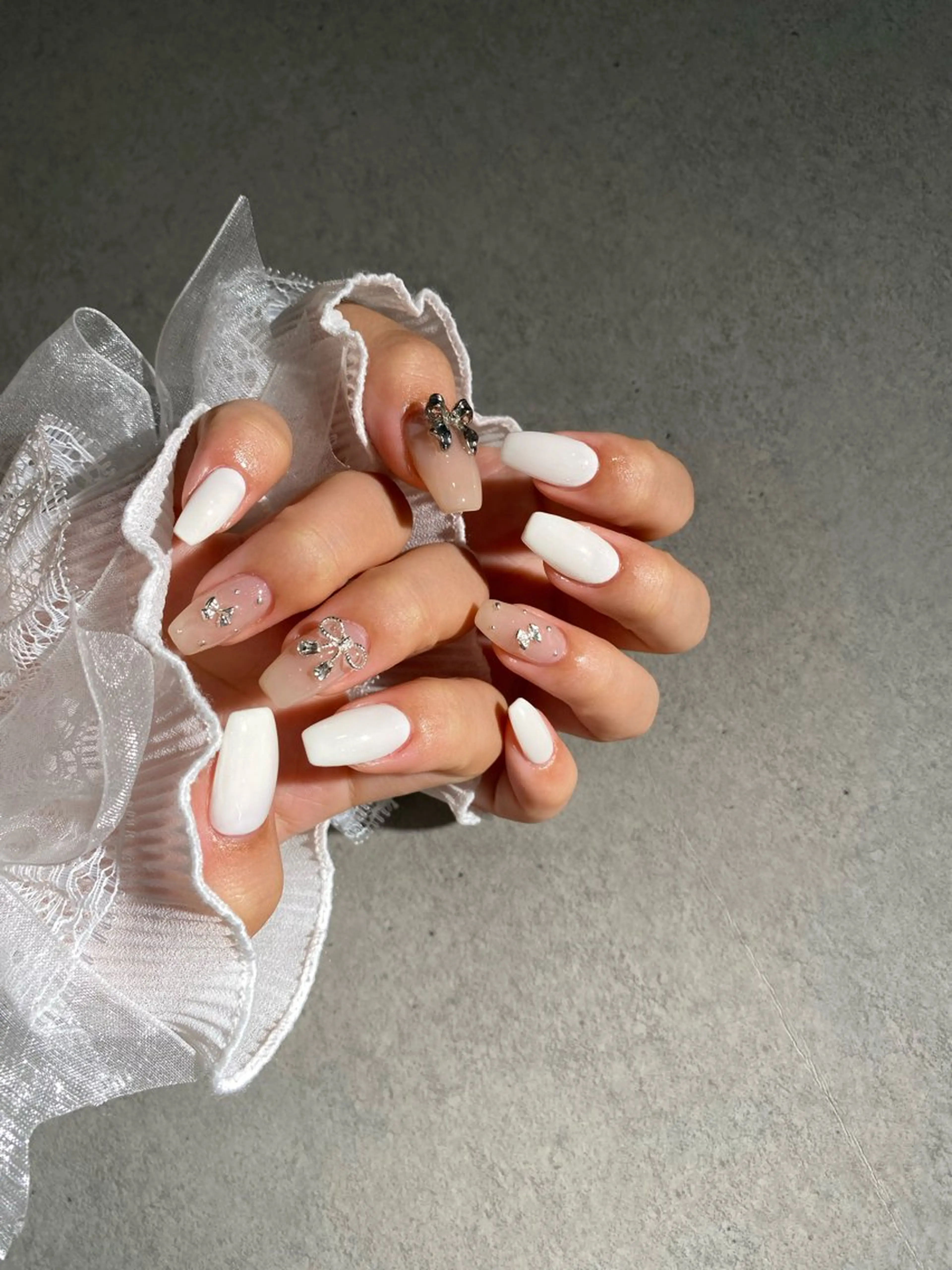 ネイル I-nailロング /ワンホン/キラキラのネイルデザイン