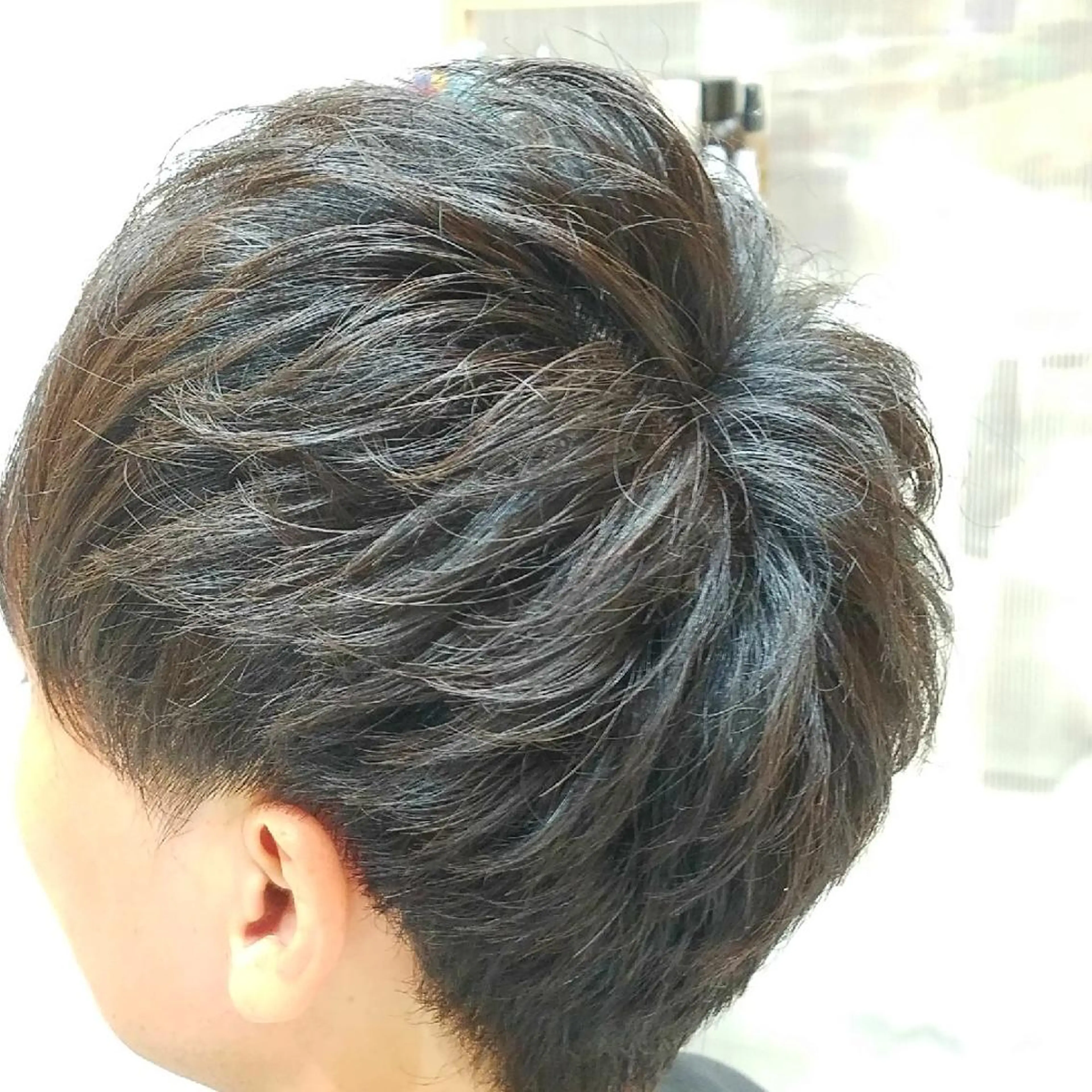ショート BLUE MOON 辻岡健太のヘアスタイル