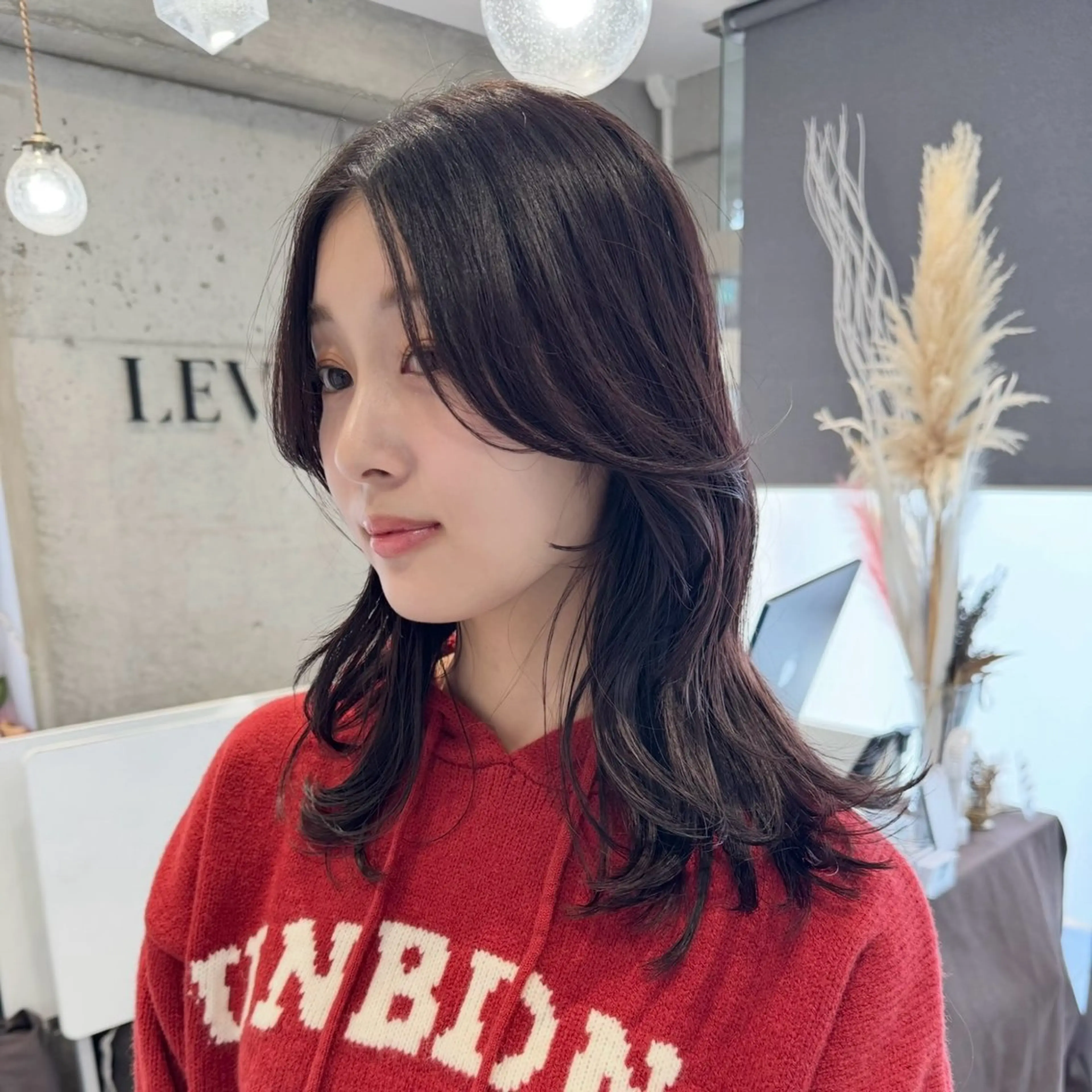 セミロング レイヤーカット カット ヘアカラー トリートメント 会田有紀 /切りっぱなしボブのヘアスタイル