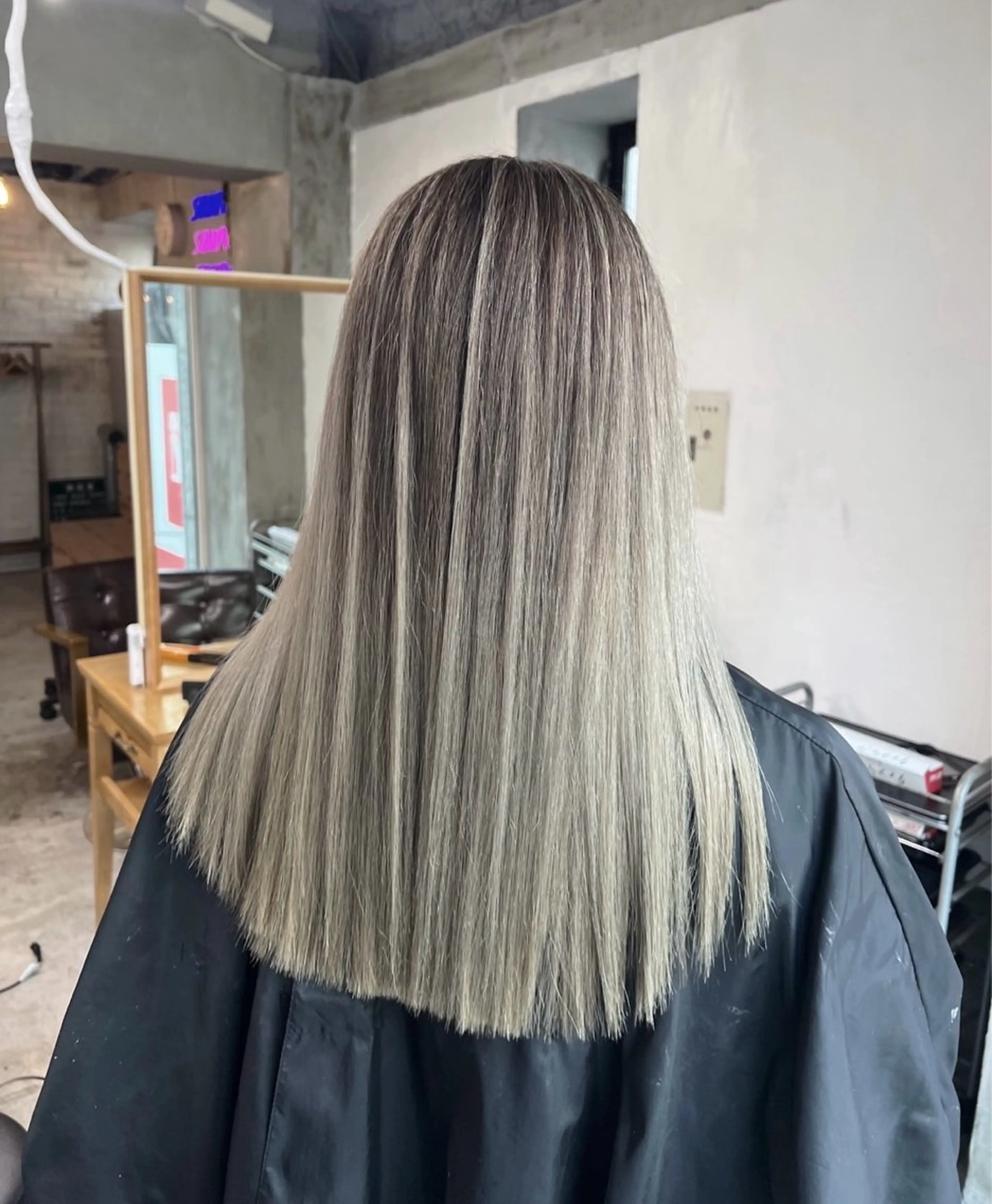 セミロング カラー バレイヤージュ レイヤーカット ヘアカラー トリートメント 指名数No.1 /NAOYAのヘアスタイル