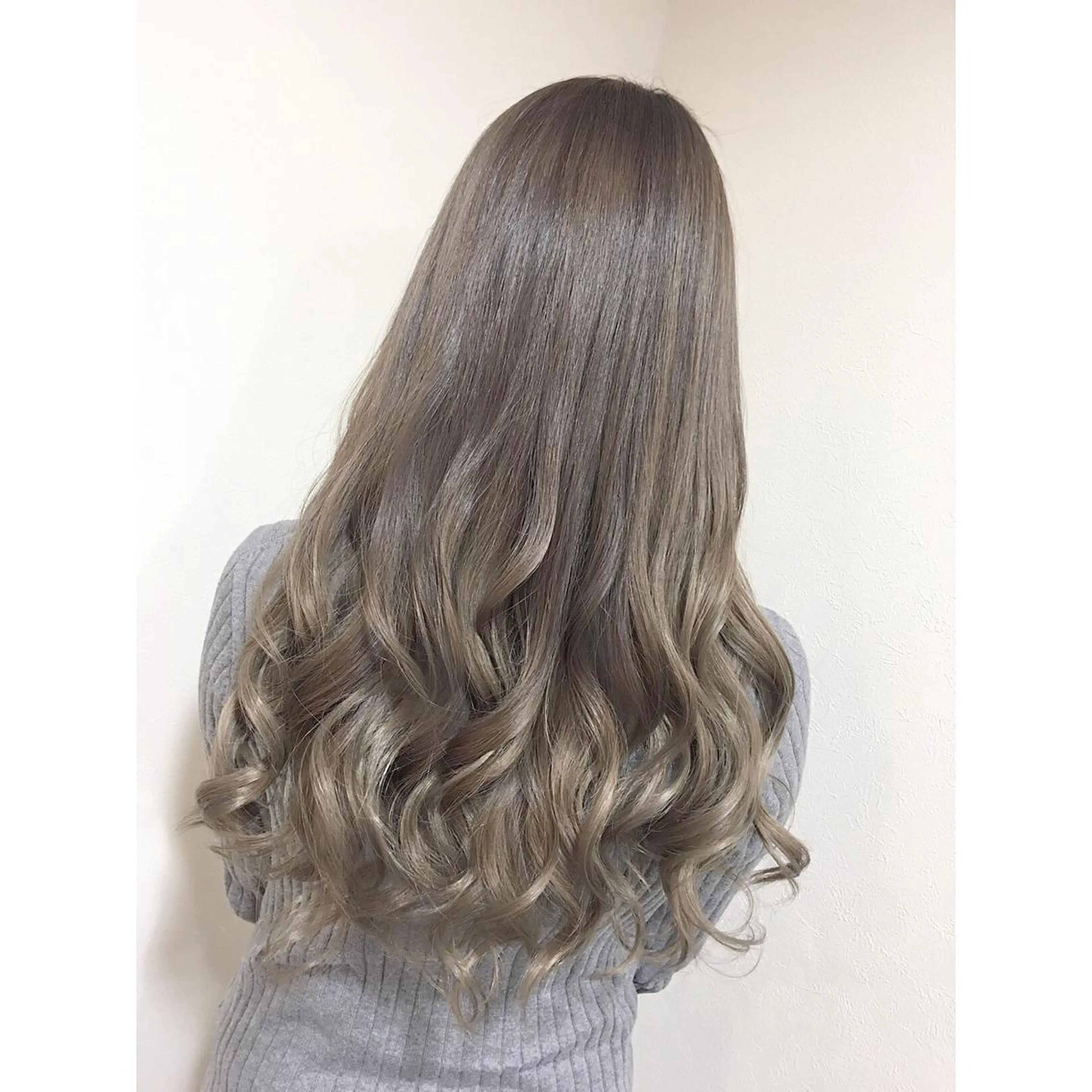 ロング ヤマグチ ヒカルのヘアスタイル