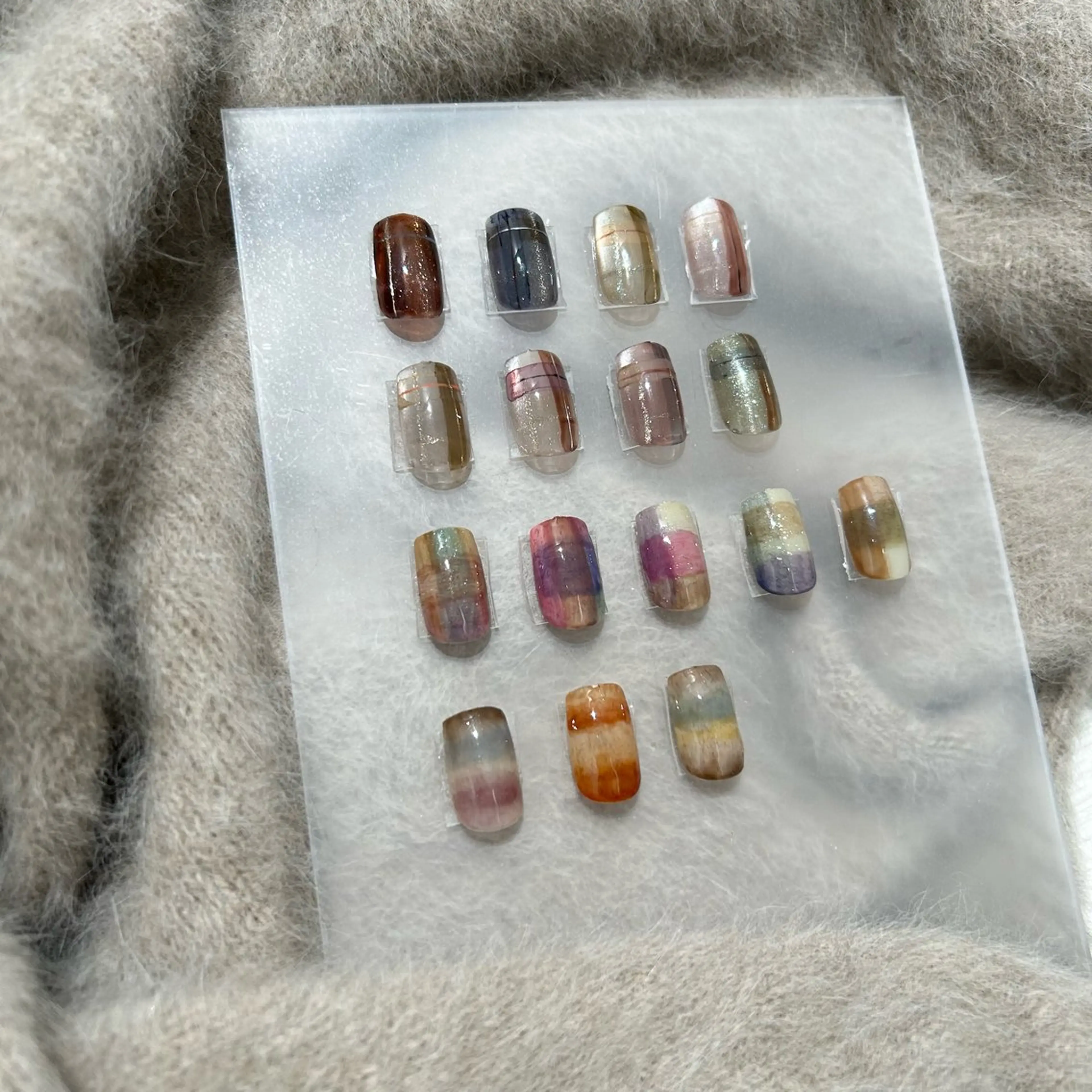 ネイル グラデーション マグネットネイル ニュアンスネイル シンプルネイル 冬ネイル soa.Aika 自爪育成のネイルデザイン