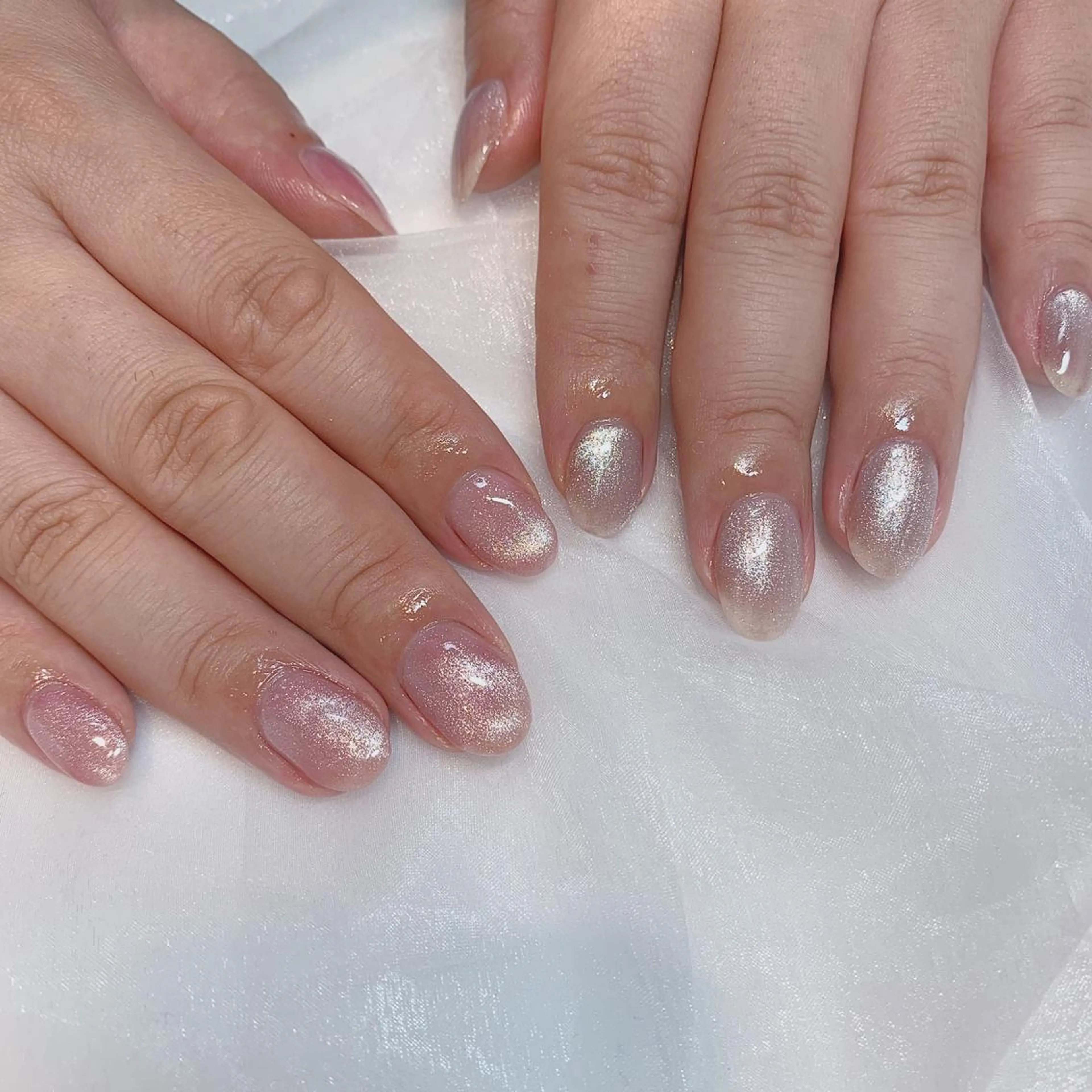 ネイル マグネットネイル 𝘙𝘪𝘰𝘯𝘢 ...🕯🤍のネイルデザイン