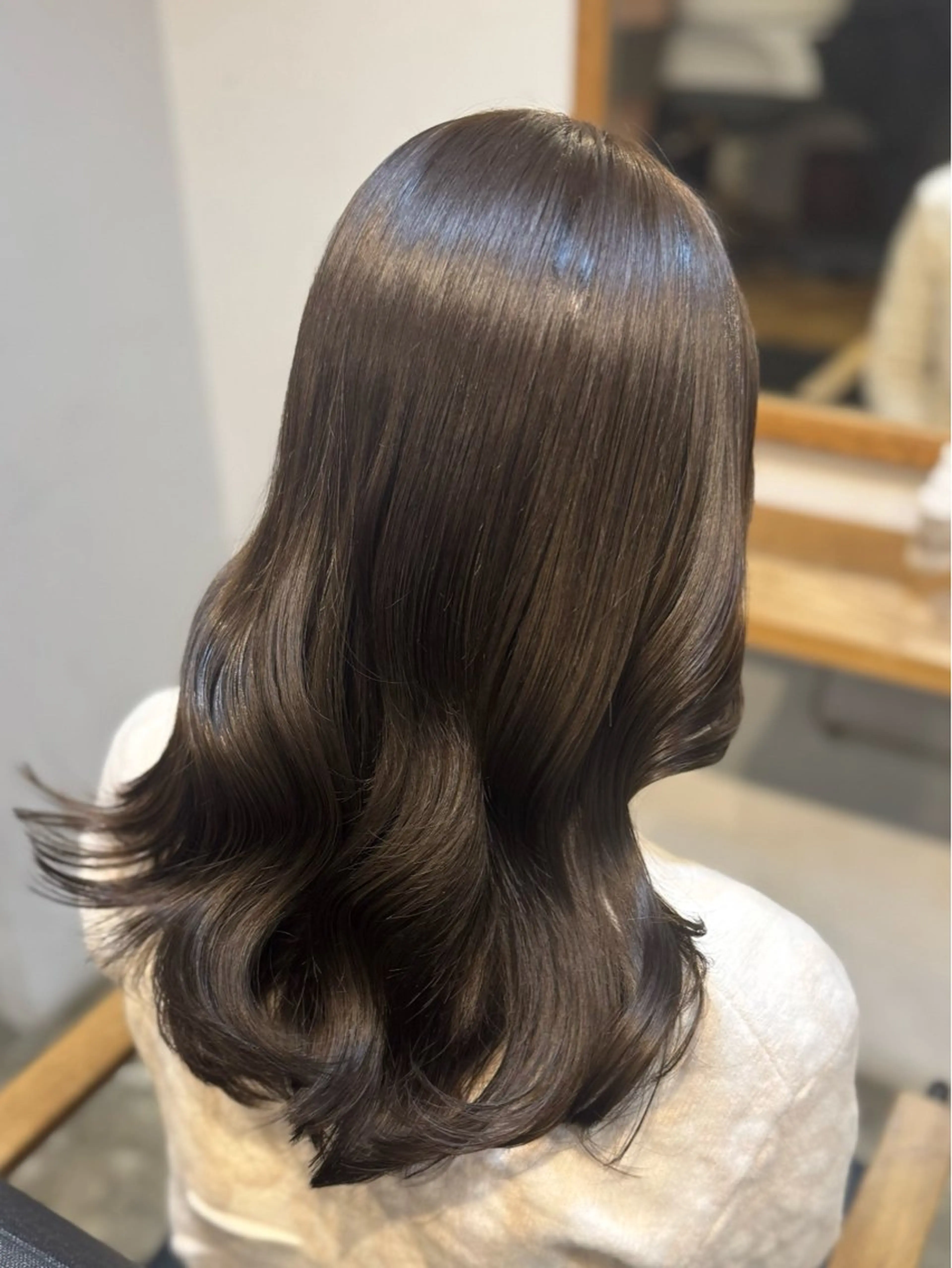 セミロング 髪質改善ストレート Airi🪽🫧のヘアスタイル