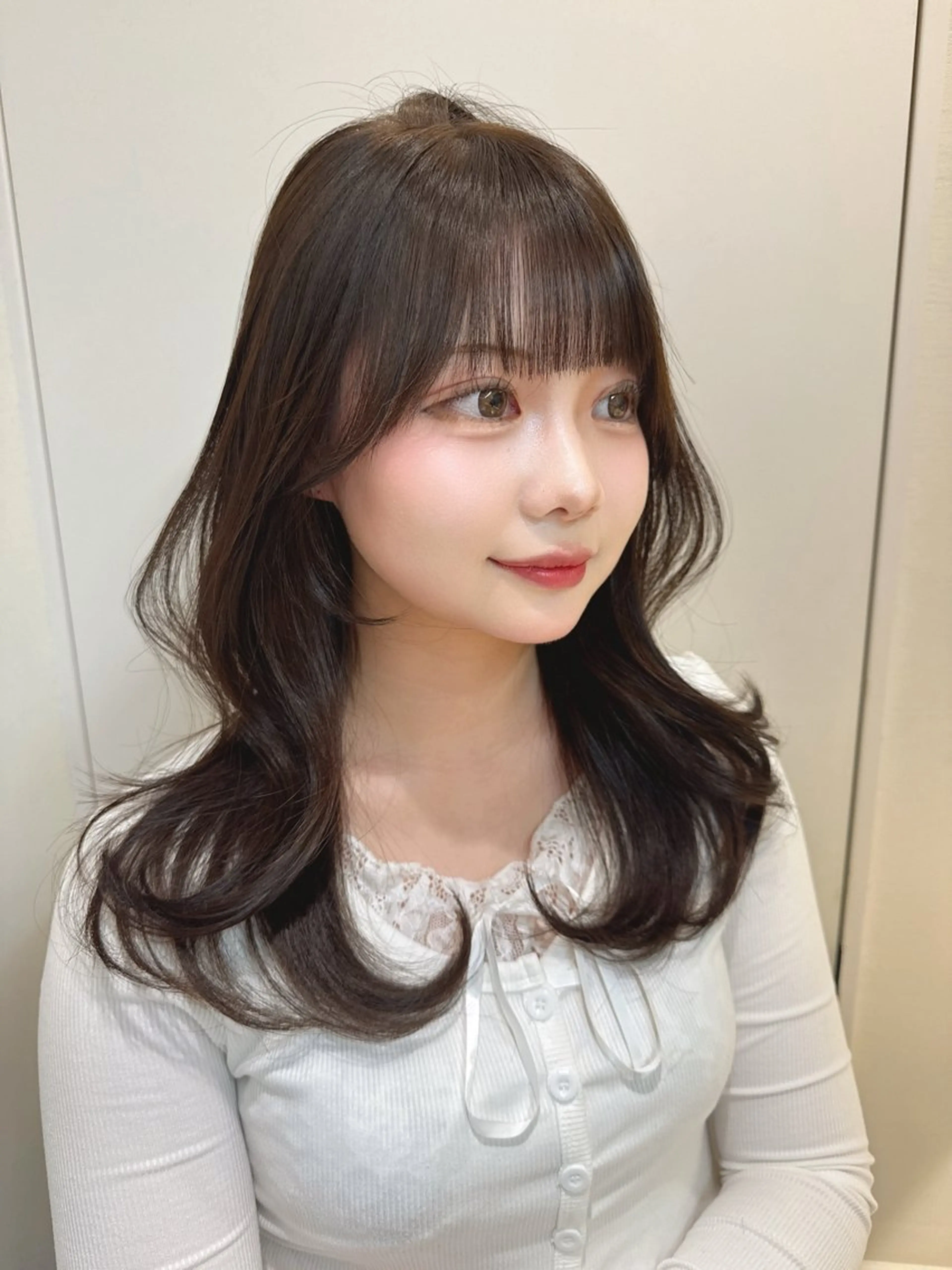 セミロング カラー カット ヘアカラー トリートメント shion 透明感カラーのヘアスタイル