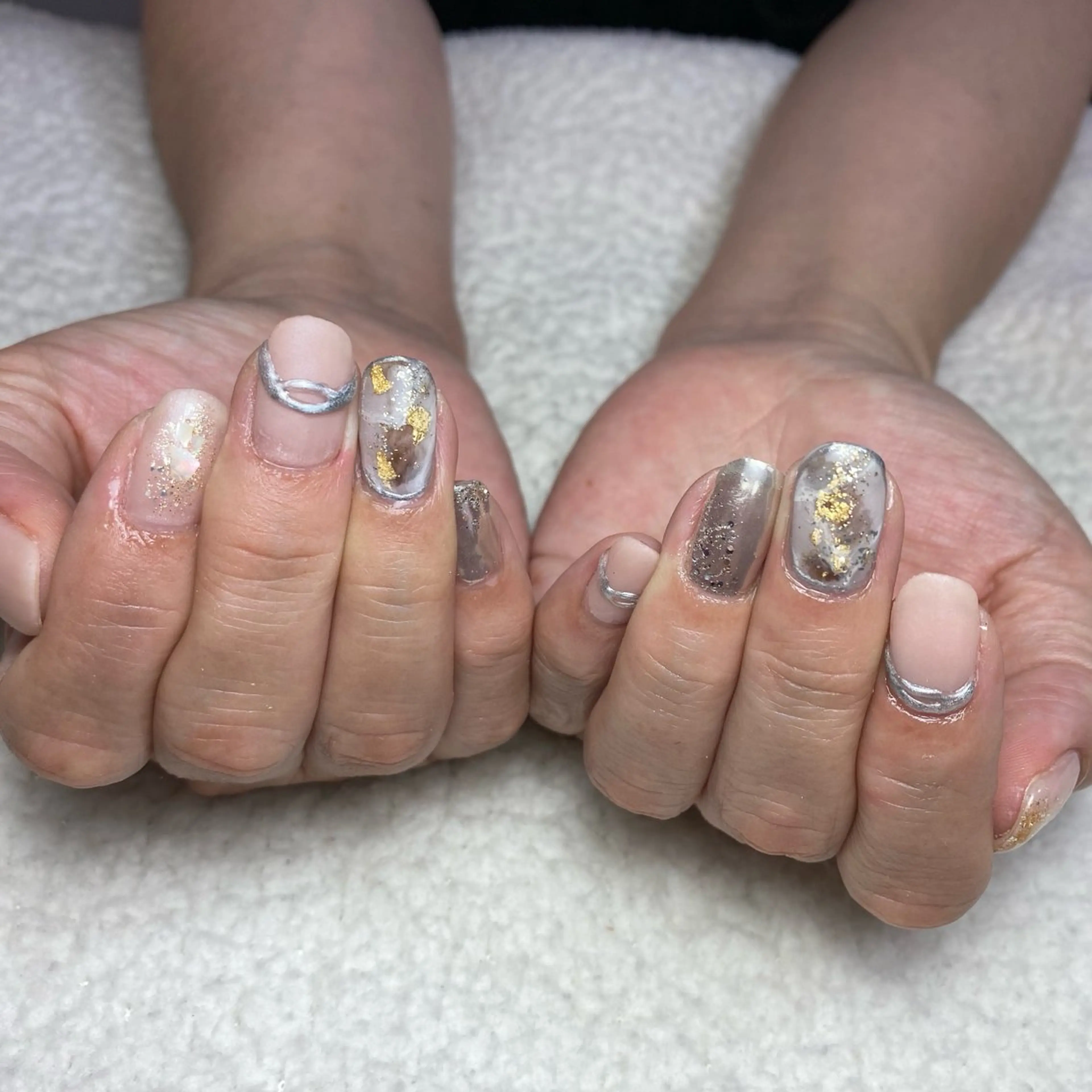 ネイル ラメ(グリッター) ミラーネイル ハンドネイル COCO+所属・COCO +のエステ・リラクイメージ