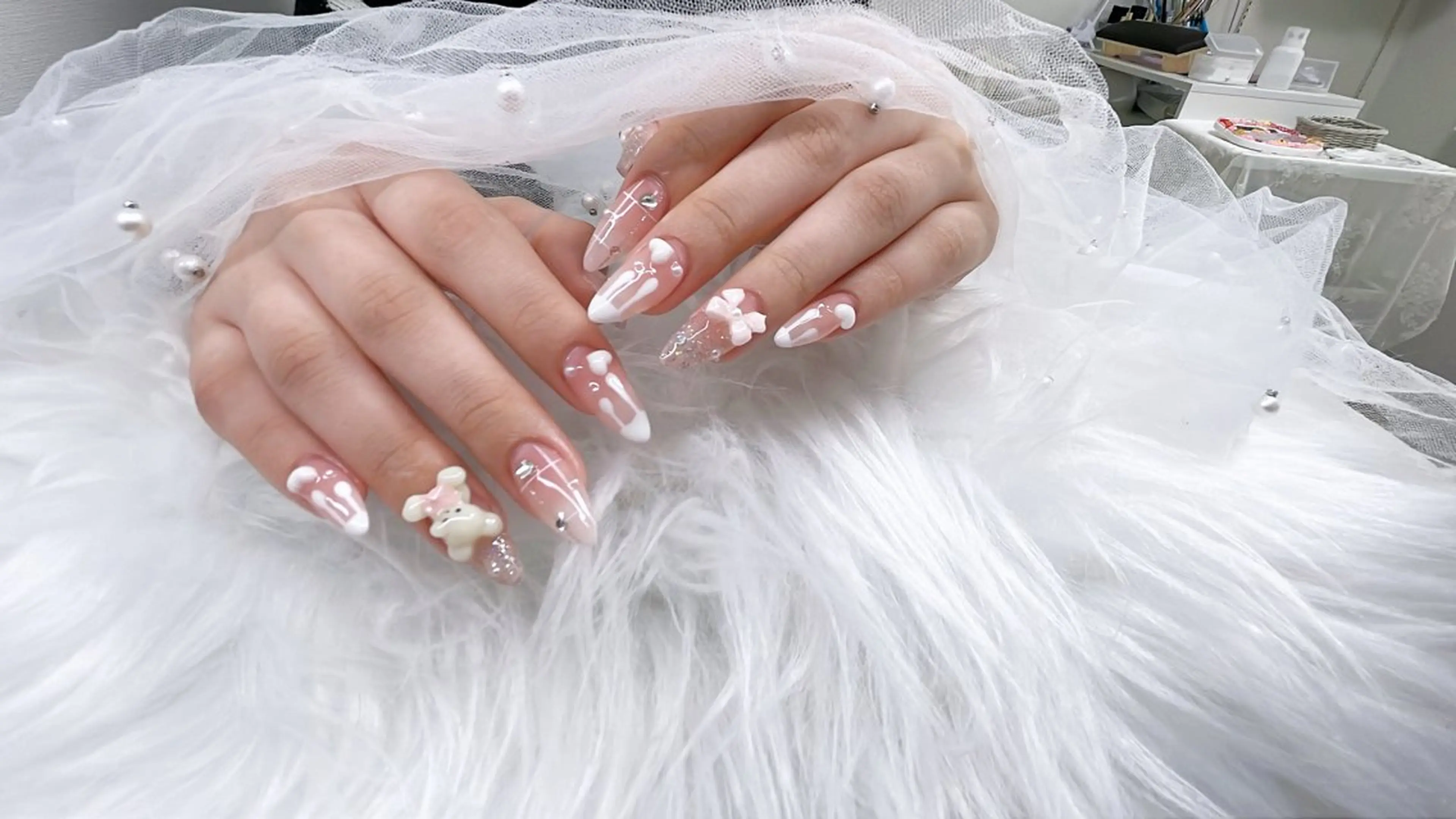 ネイル アニマル柄 チークネイル 成人式 フラッシュネイル フットネイル ハンドネイル B·U Nail大宮 長さだし専門店のネイルデザイン